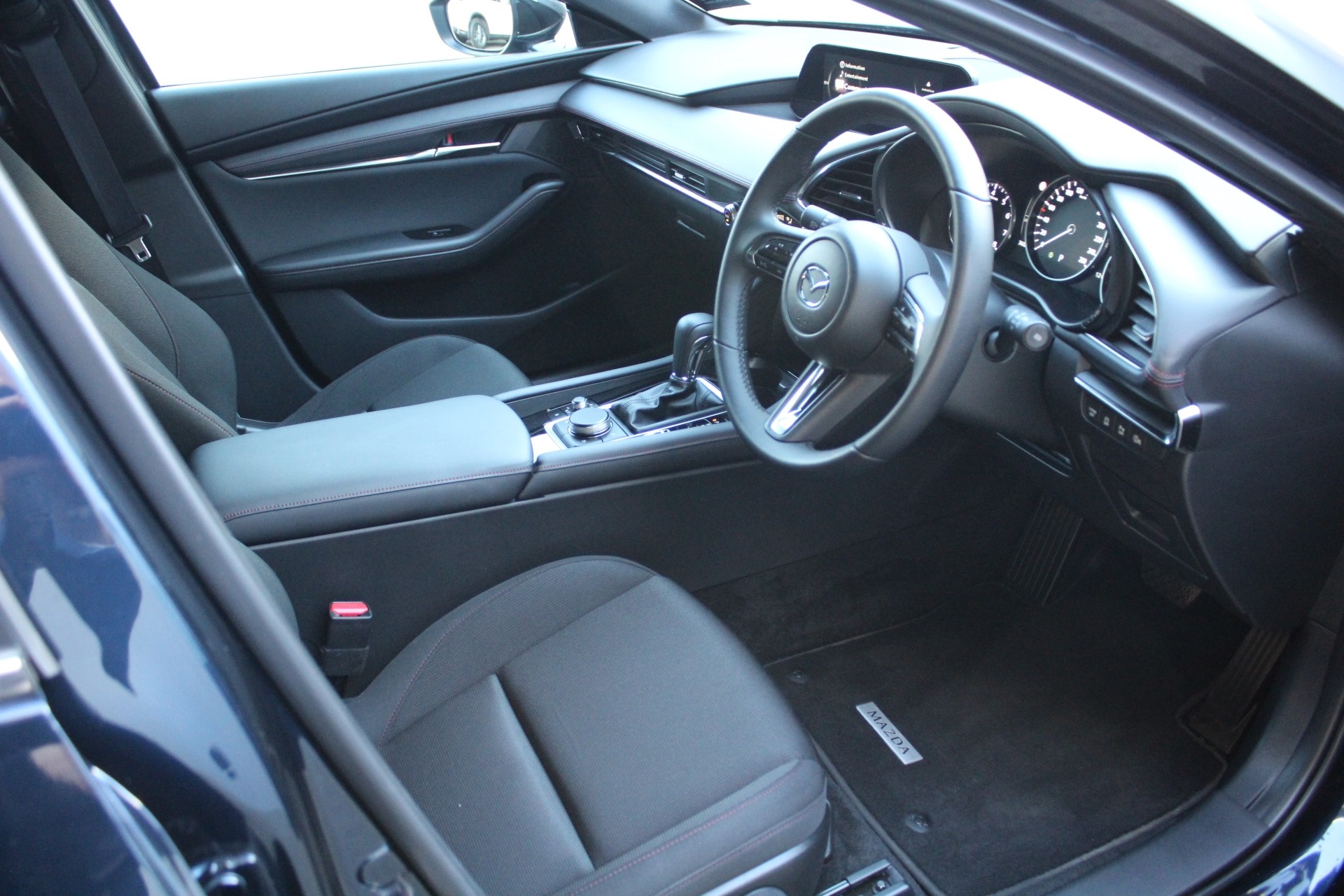 2025 Mazda 3 SP25 2.5 Auto Carousel 9