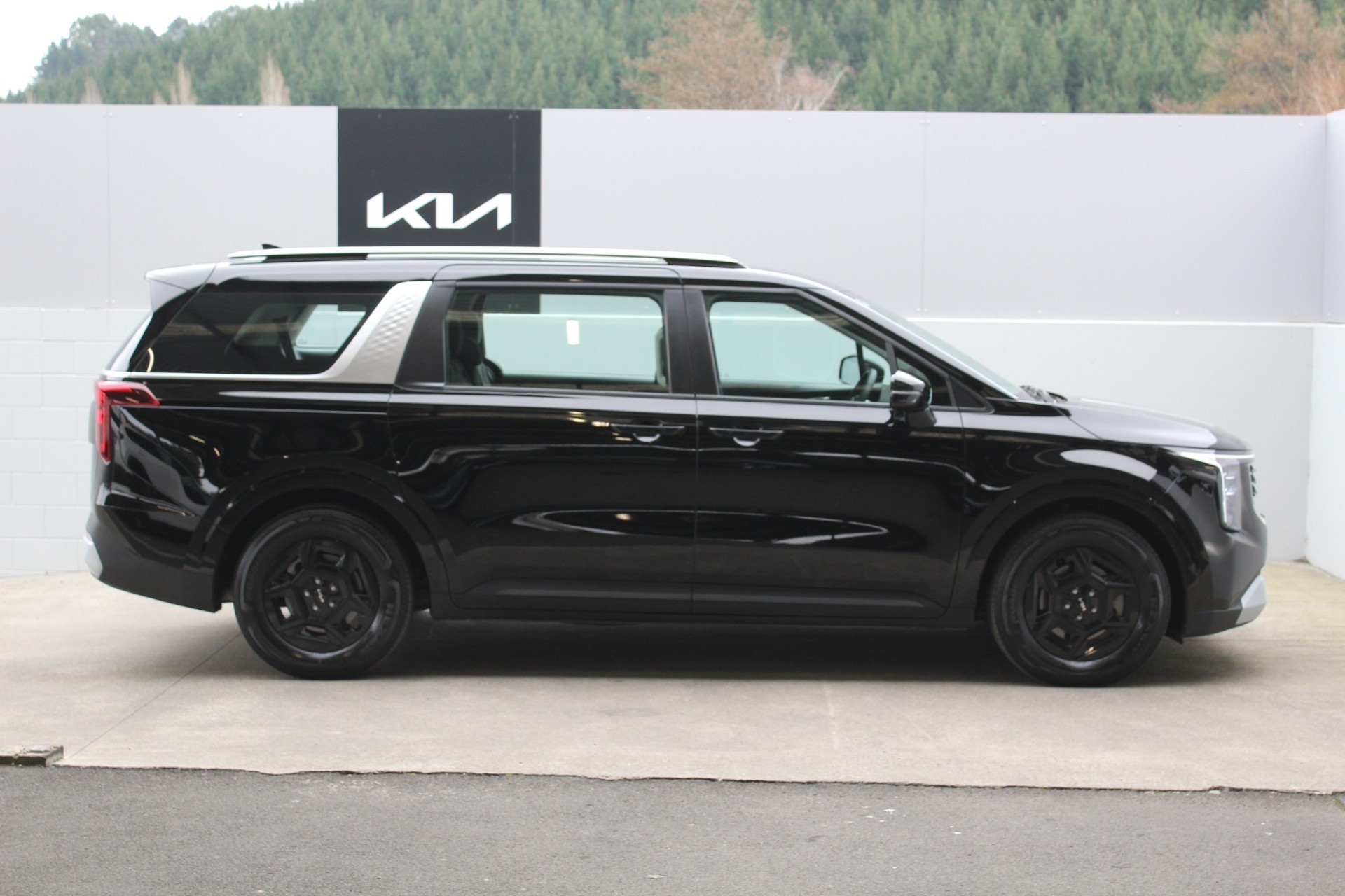 2025 Kia Carnival EX 2.2L Turbo Diesel 8 Speed Auto Carousel 1
