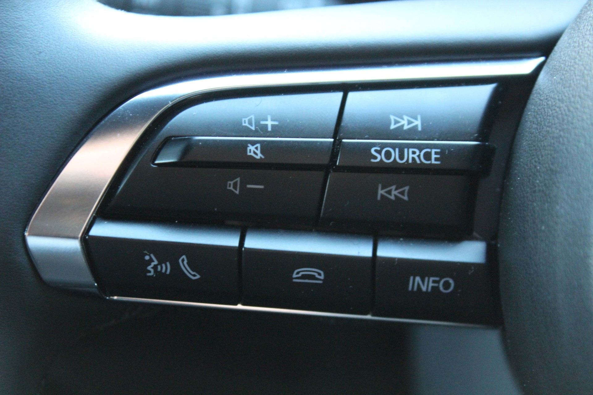 2025 Mazda 3 SP25 2.5 Auto Carousel 16