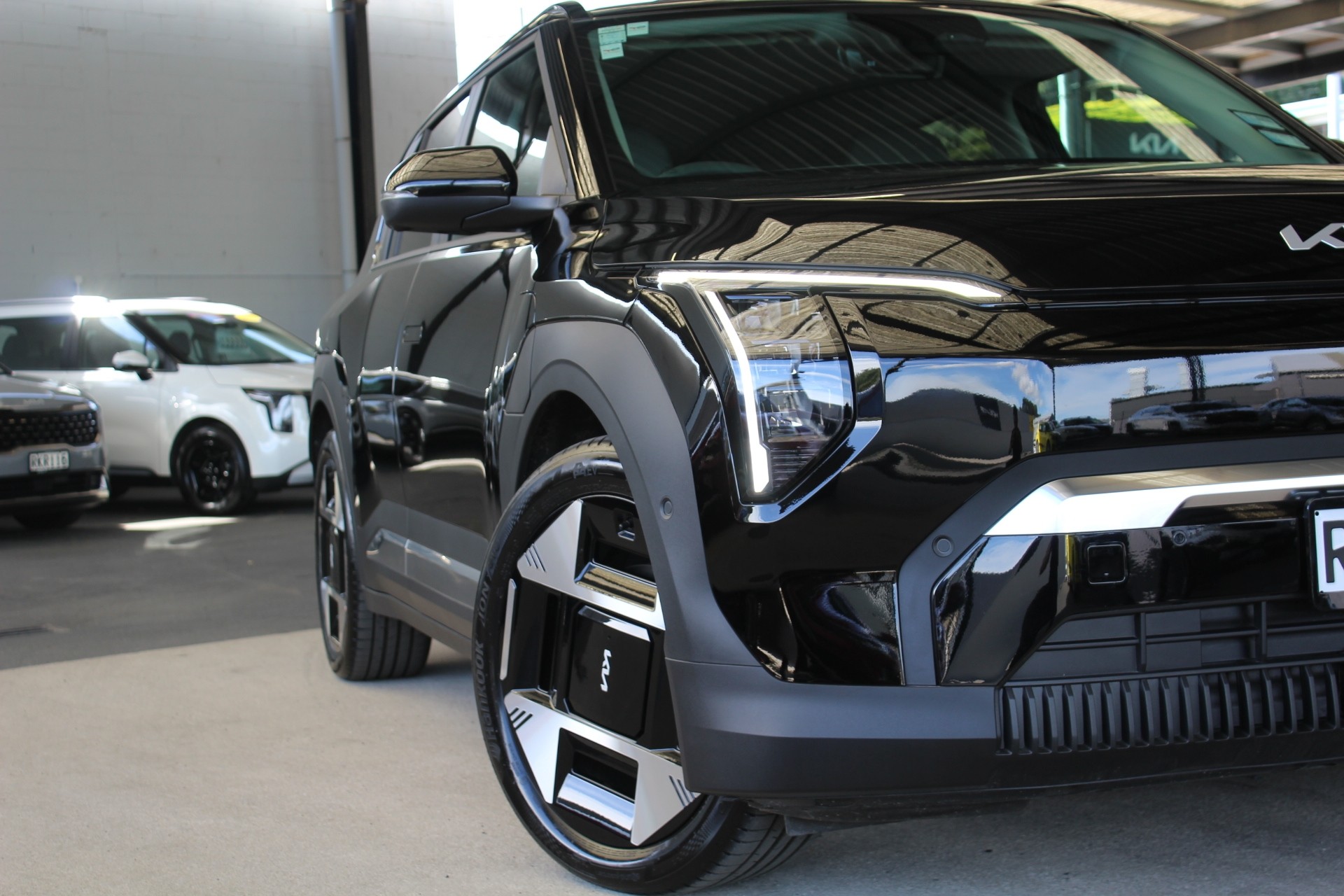 2026 Kia EV3 Earth 2WD LR Carousel 6