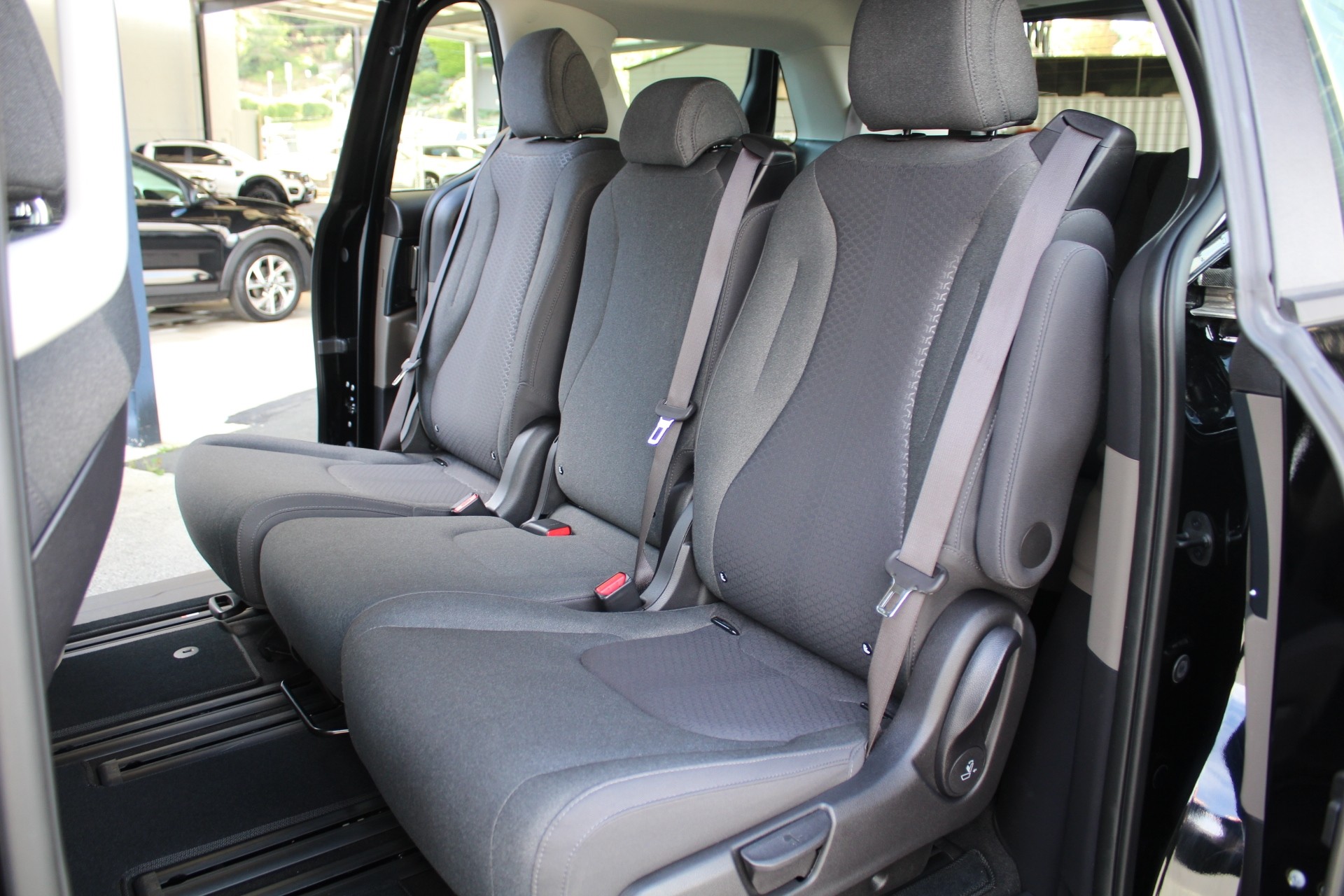2025 Kia Carnival EX 2.2L Turbo Diesel 8 Speed Auto Carousel 10