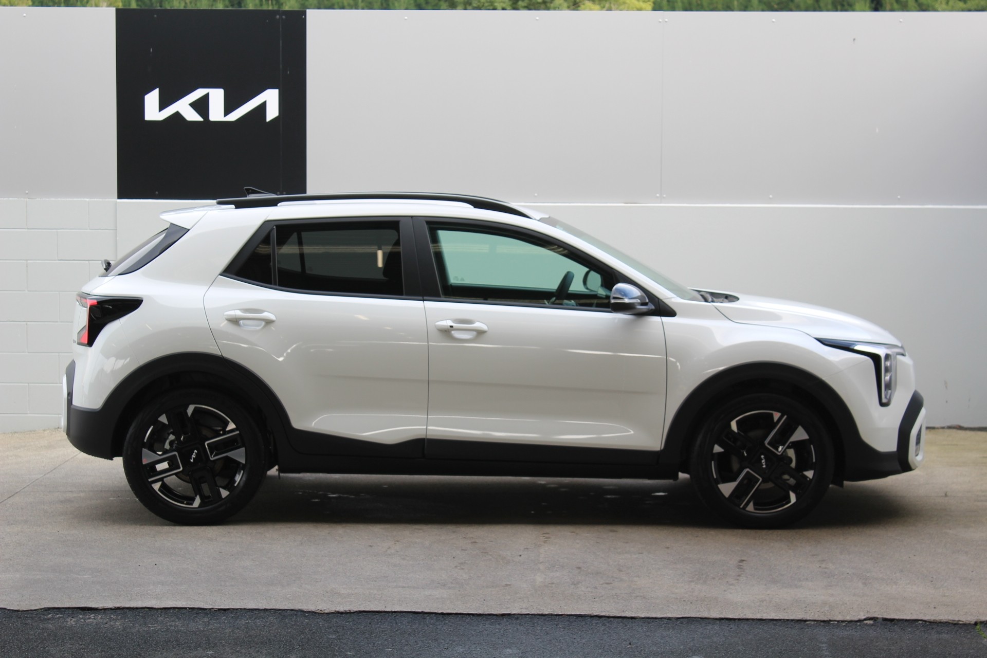 2026 Kia Stonic GT-LINE 1.0 Turbo Auto Carousel 1