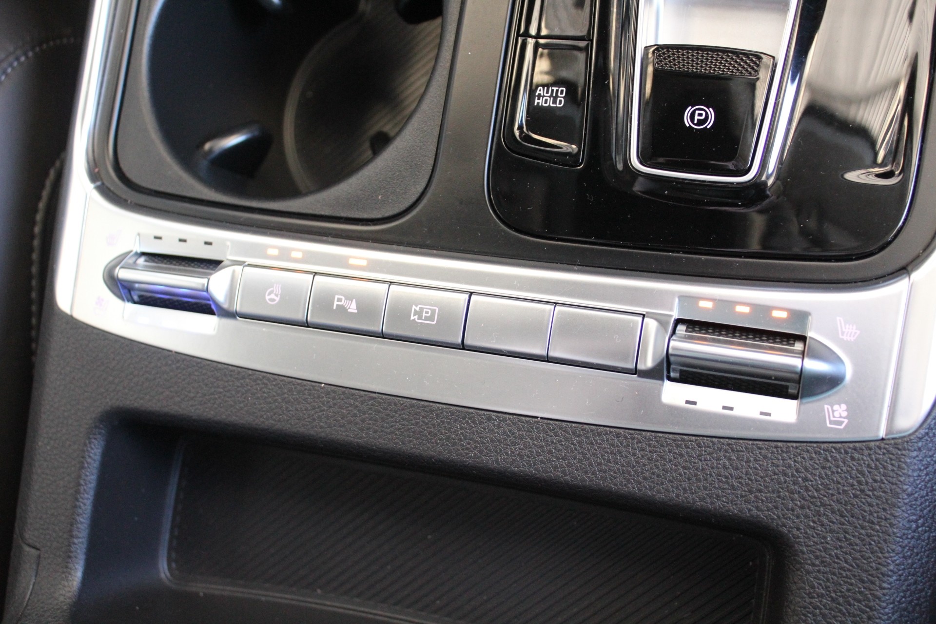 2025 Kia Carnival Premium 2.2L Turbo Diesel 8-Seat Carousel 16