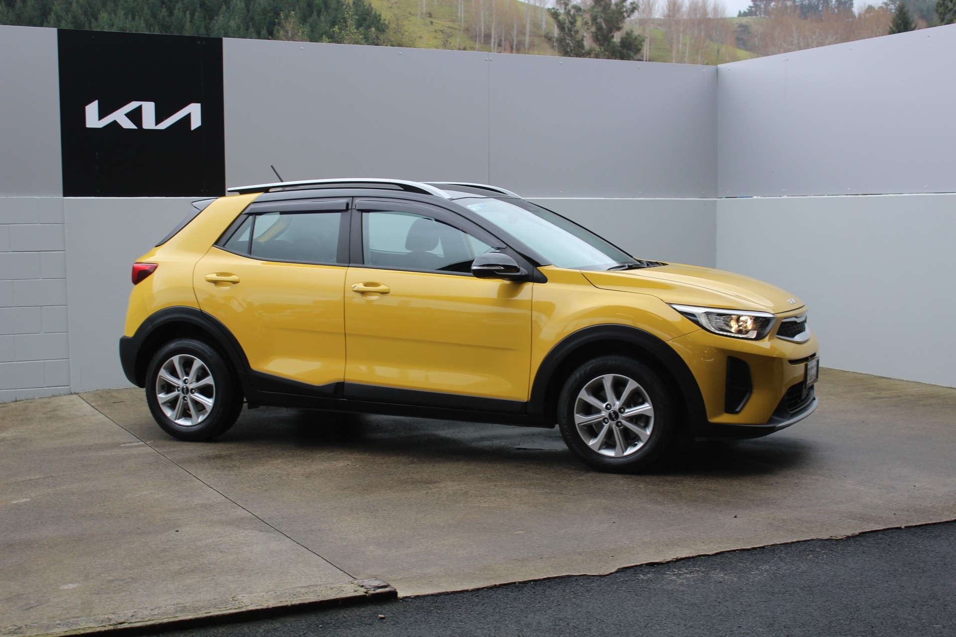 2022 Kia Stonic LX 1.4P Carousel 2