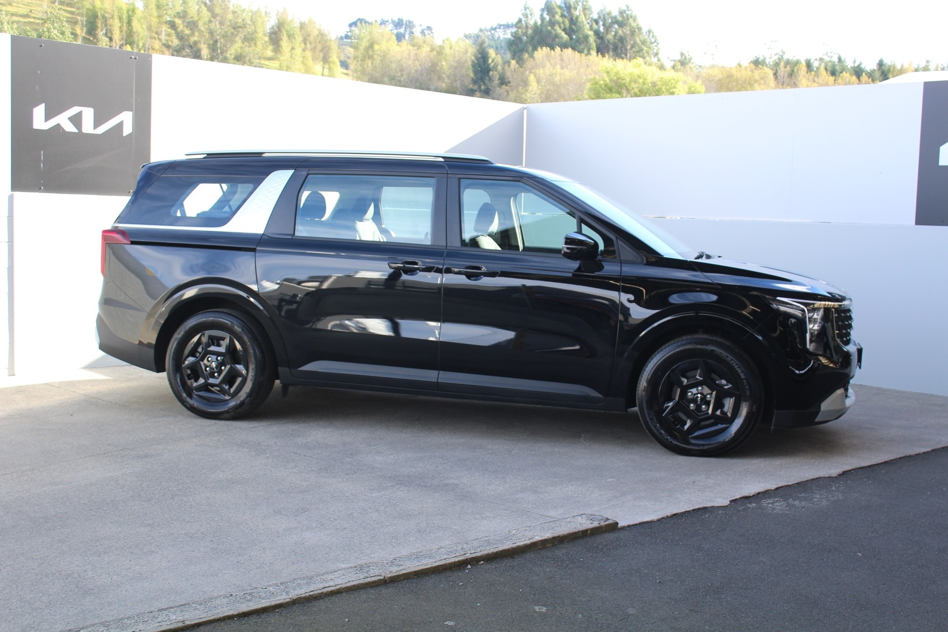 2025 Kia Carnival EX 2.2L Turbo Diesel 8 Speed Auto Carousel 4