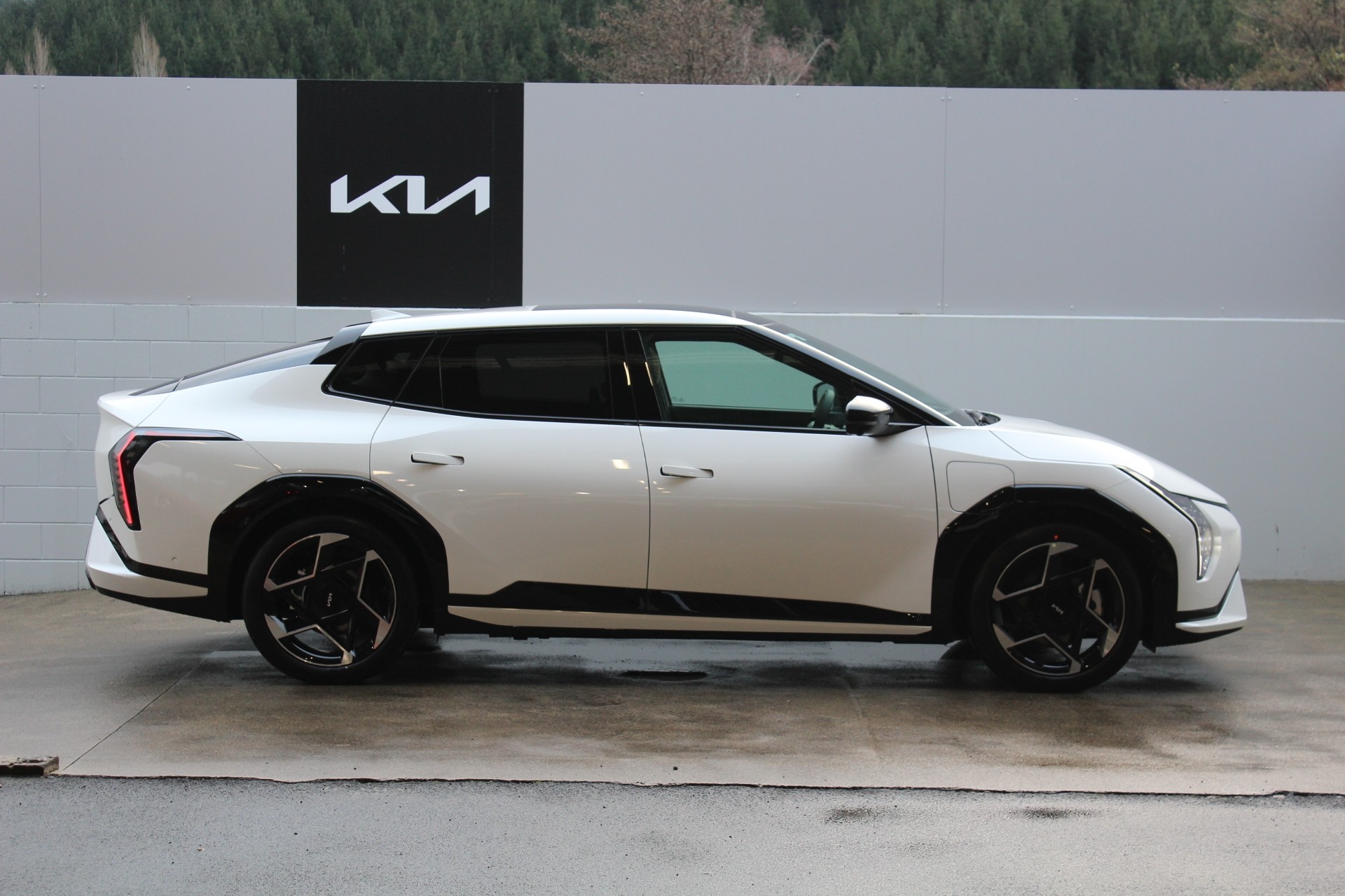 2026 Kia EV4 GT-Line 2WD LR Carousel 1