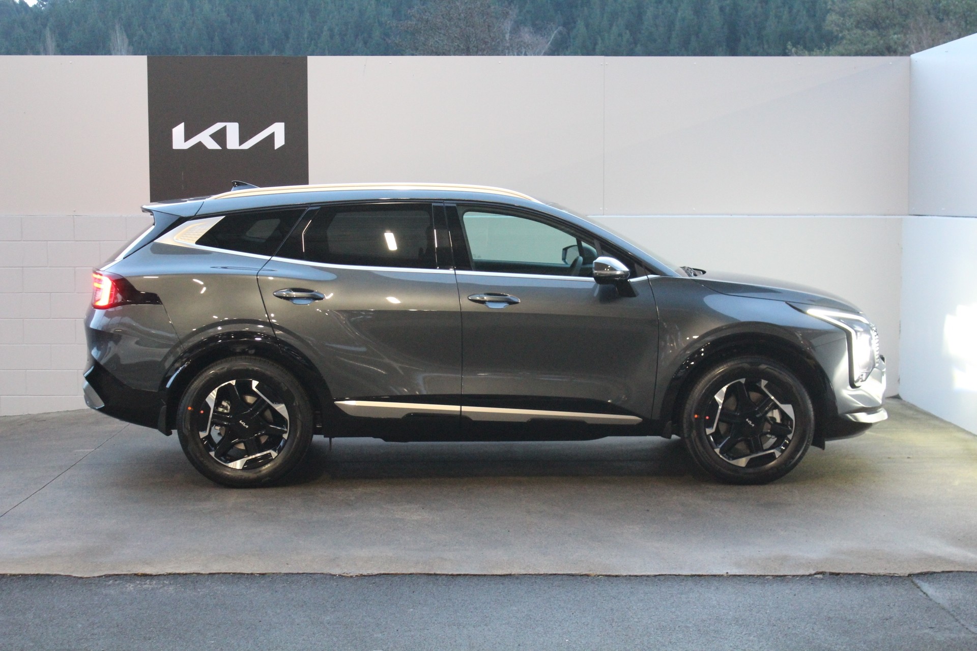 2026 Kia Sportage HEV Earth AWD 1.6T Petrol Carousel 1