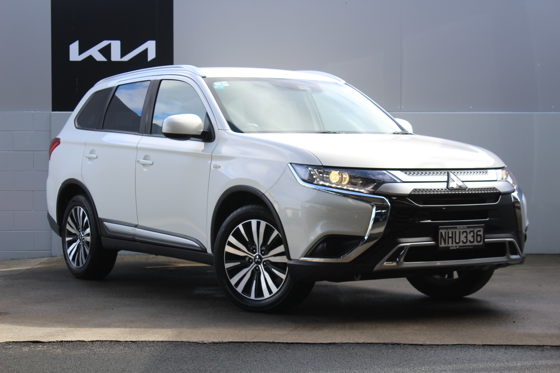 2021 Mitsubishi Outlander LS 2.4 2WD 7-SEAT