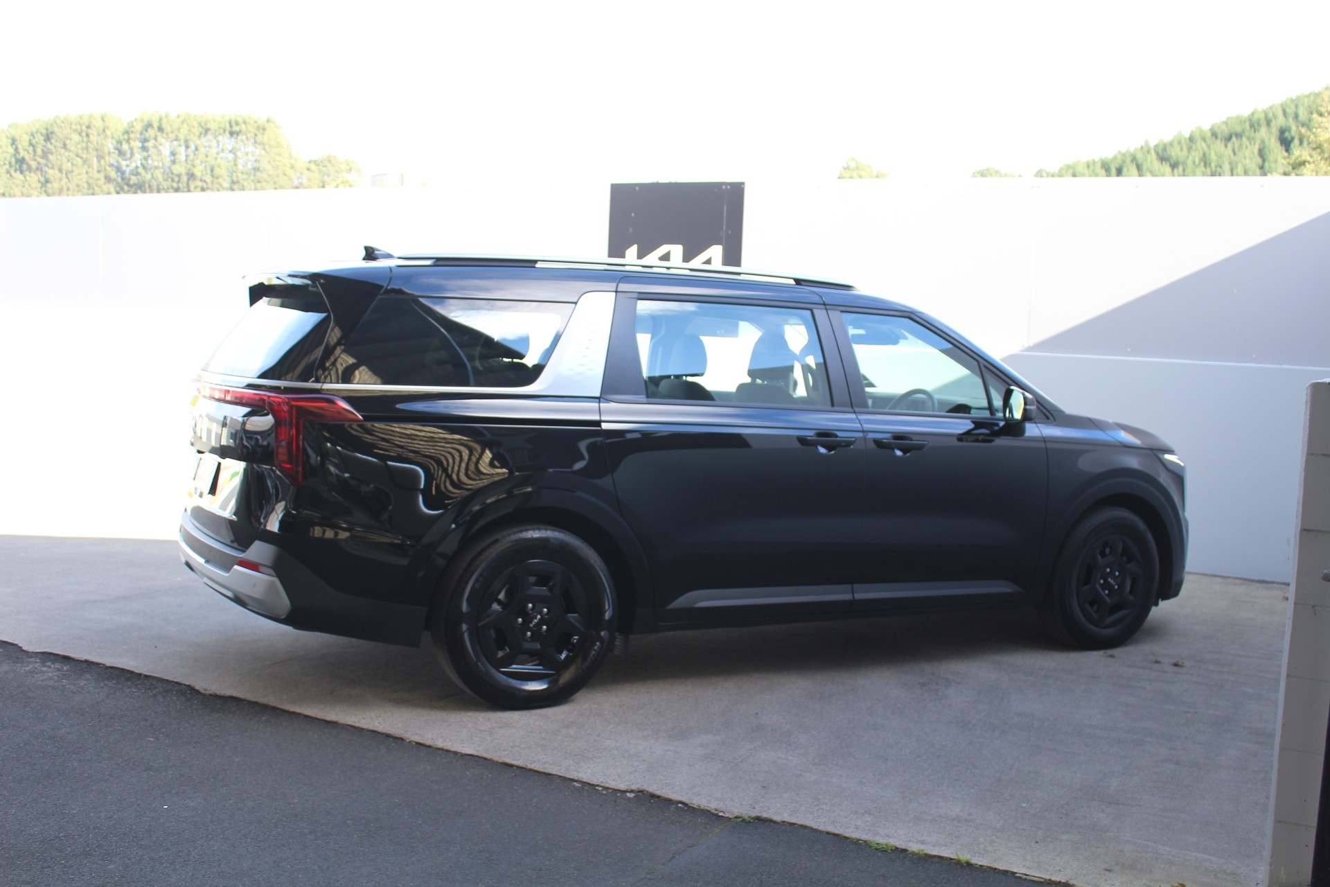 2025 Kia Carnival EX 2.2L Turbo Diesel 8 Speed Auto Carousel 6