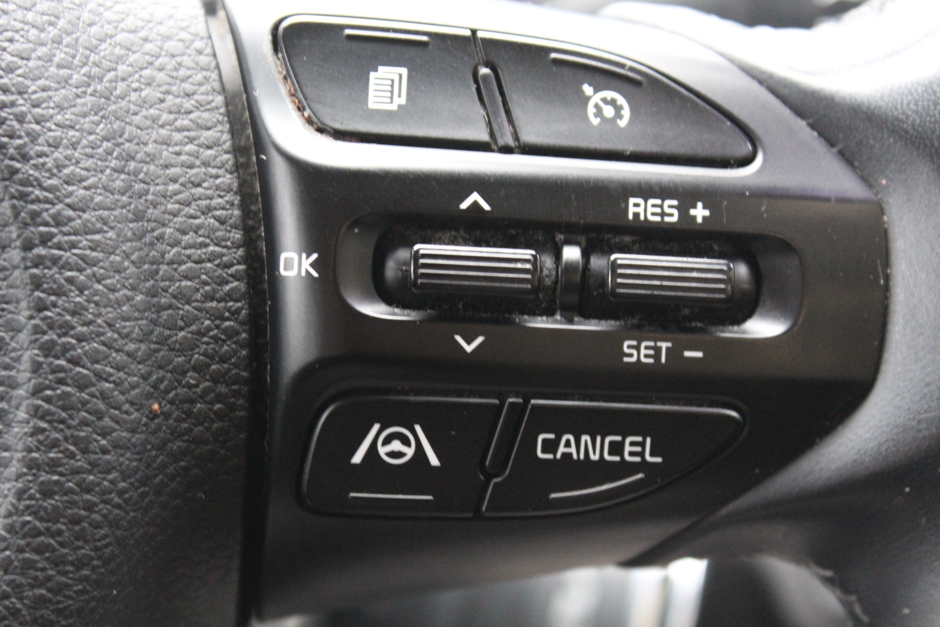2022 Kia Stonic LX 1.4P Carousel 12