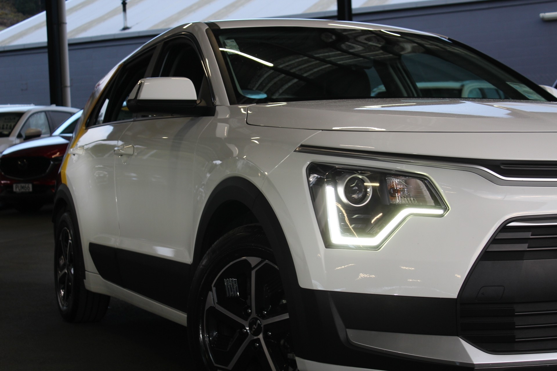2023 Kia Niro PHEV Light 1.6L Carousel 6