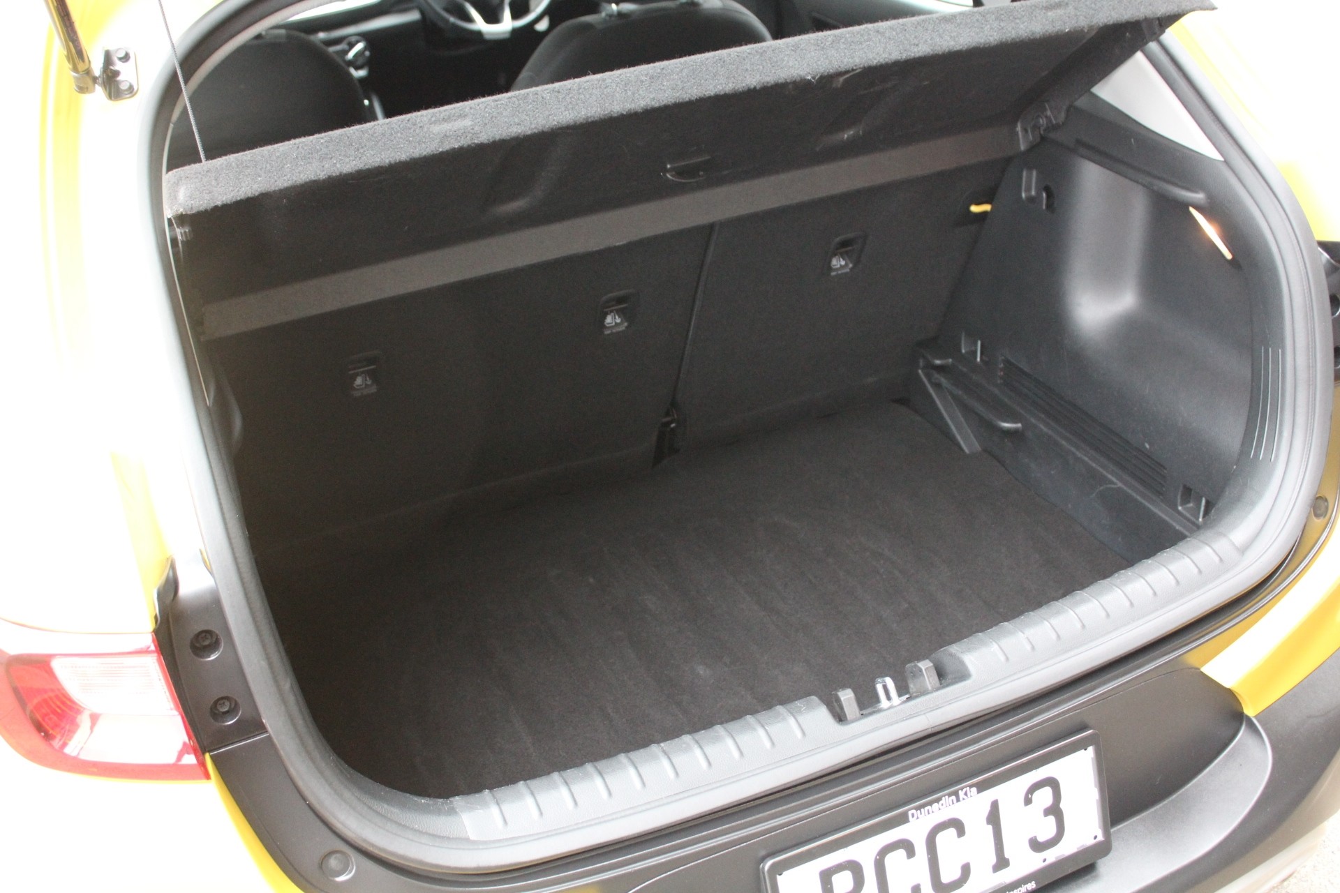 2022 Kia Stonic LX 1.4P Carousel 18