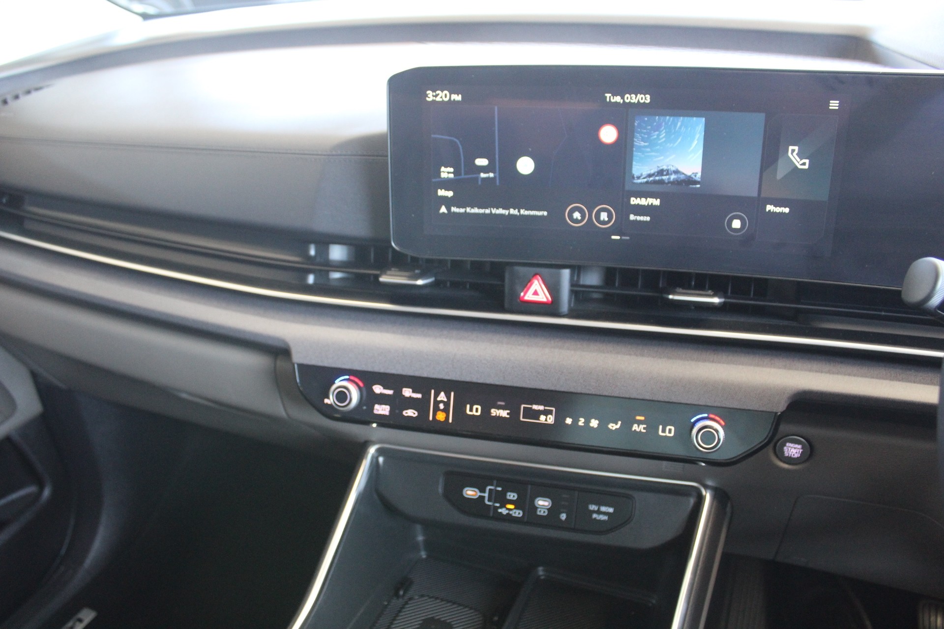 2025 Kia Carnival Premium 2.2L Turbo Diesel 8-Seat Carousel 12