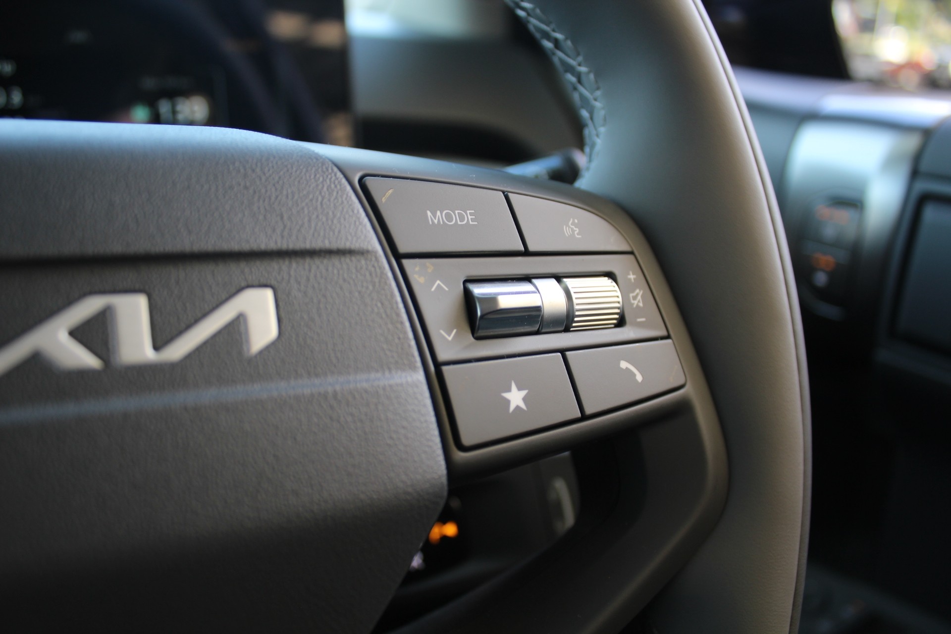 2026 Kia EV3 Earth 2WD LR Carousel 10