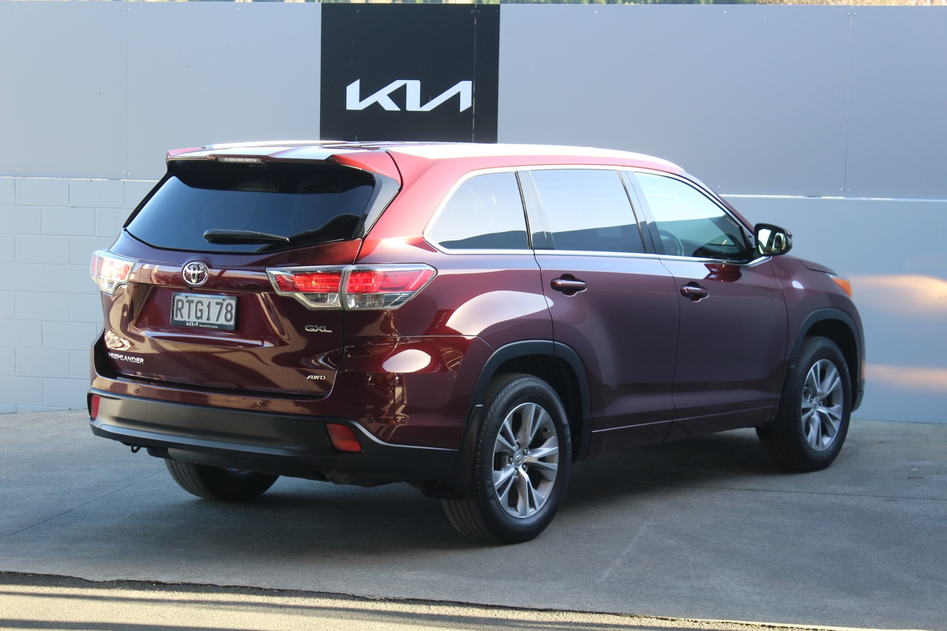 2015 Toyota Highlander GXL 3.5 V6 AWD Carousel 2