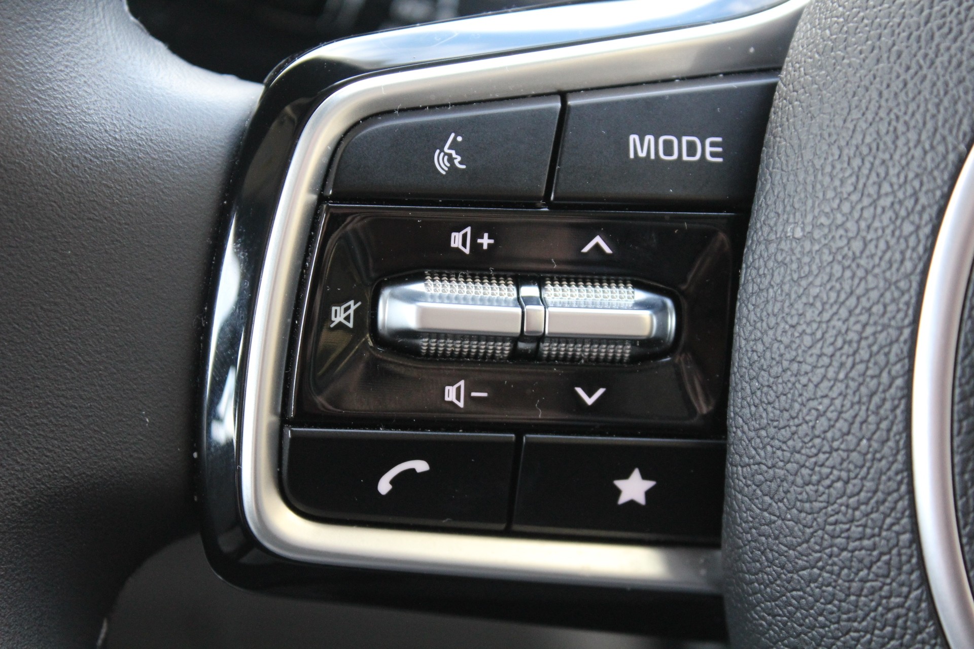 2025 Kia Carnival EX 2.2L Turbo Diesel 8 Speed Auto Carousel 18