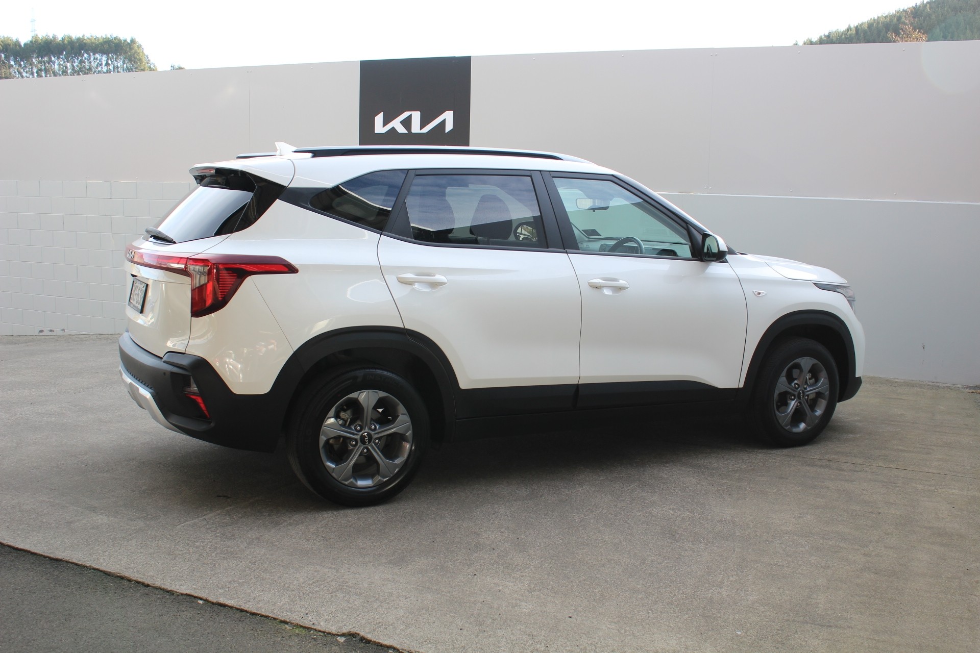 second hand 2024 Kia Seltos LX 2.0P for sale NZ Collage 2