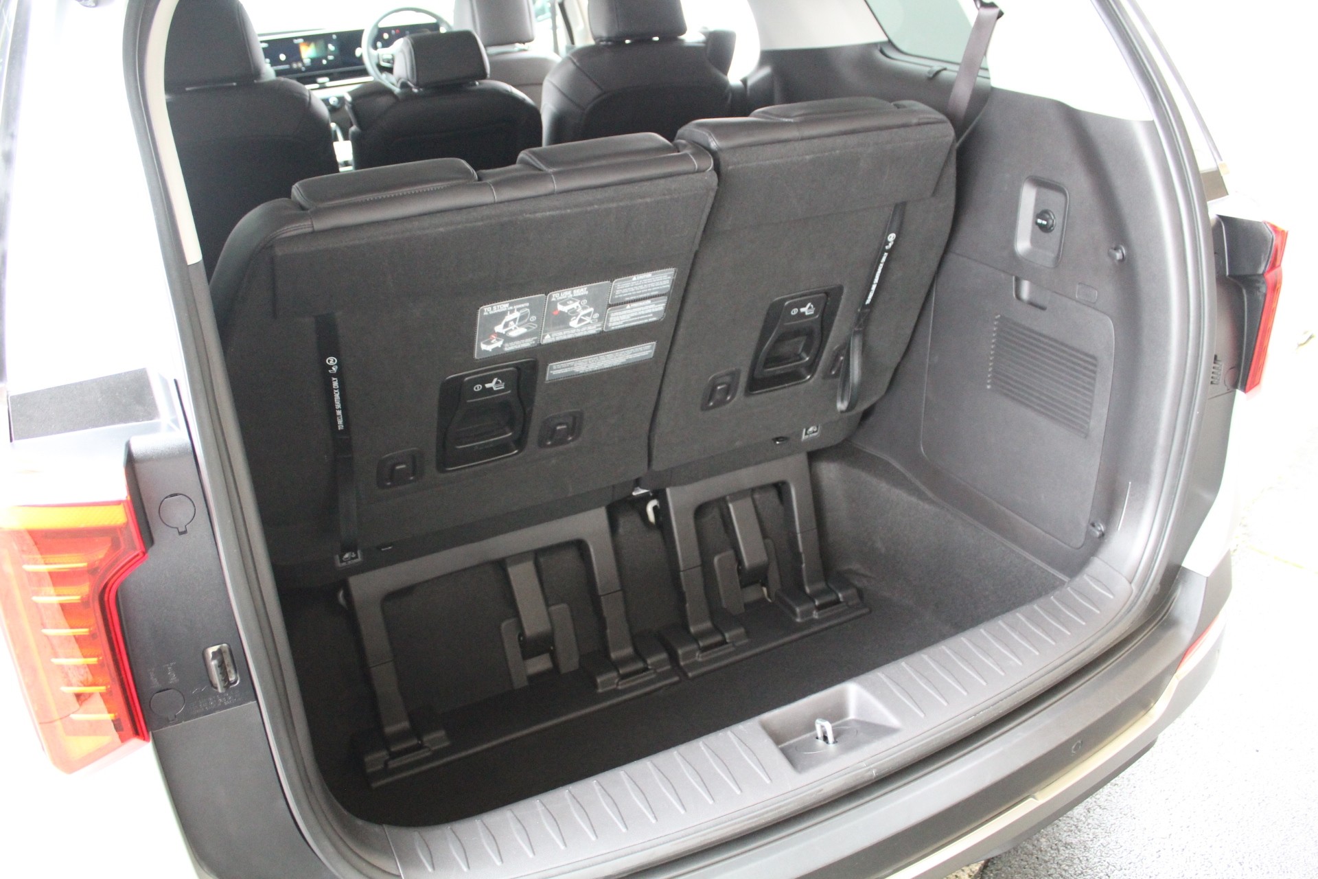 2025 Kia Carnival Deluxe 2.2L Turbo Diesel 8 Speed Auto Carousel 8