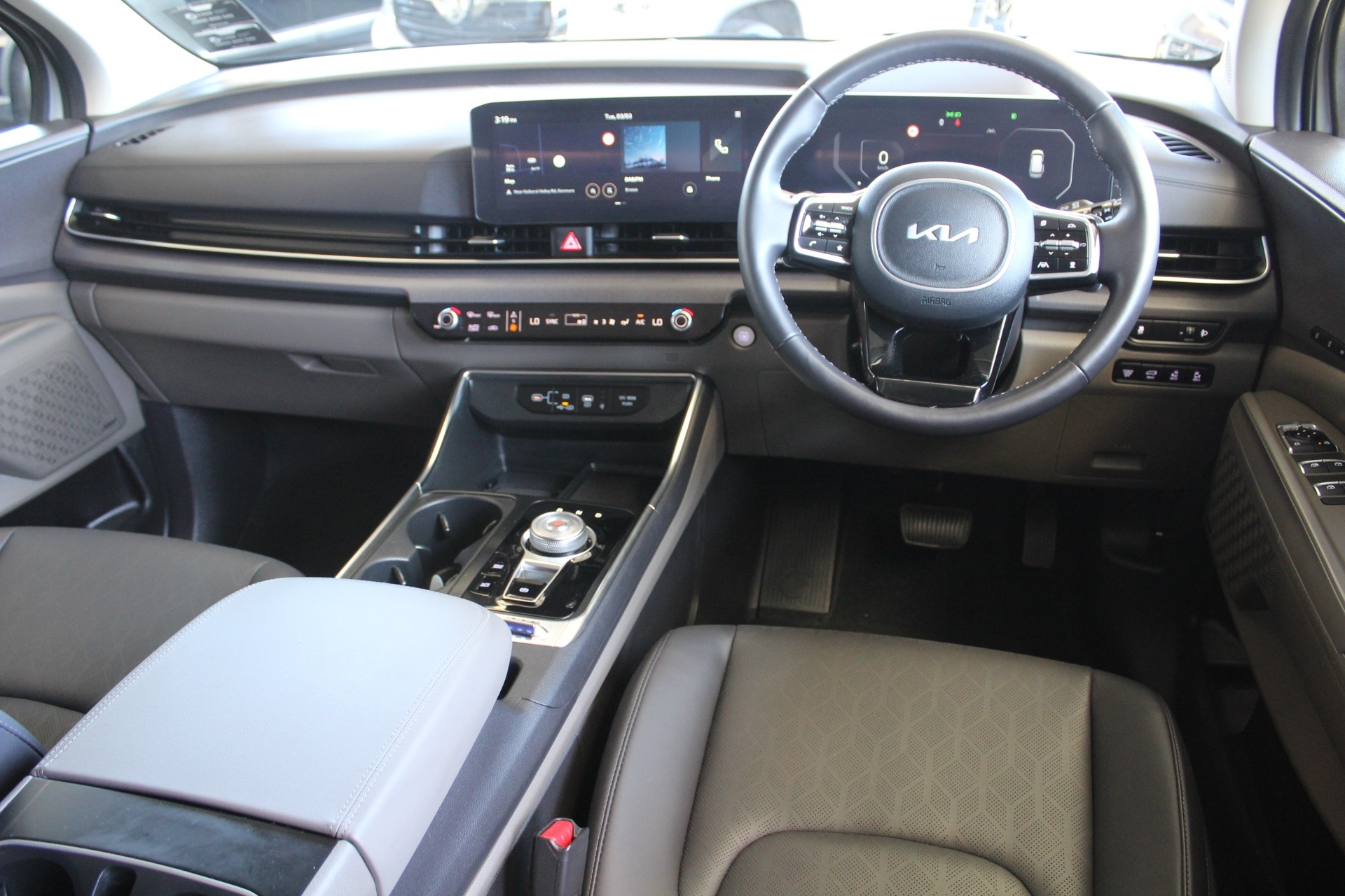 2025 Kia Carnival Premium 2.2L Turbo Diesel 8-Seat Carousel 8