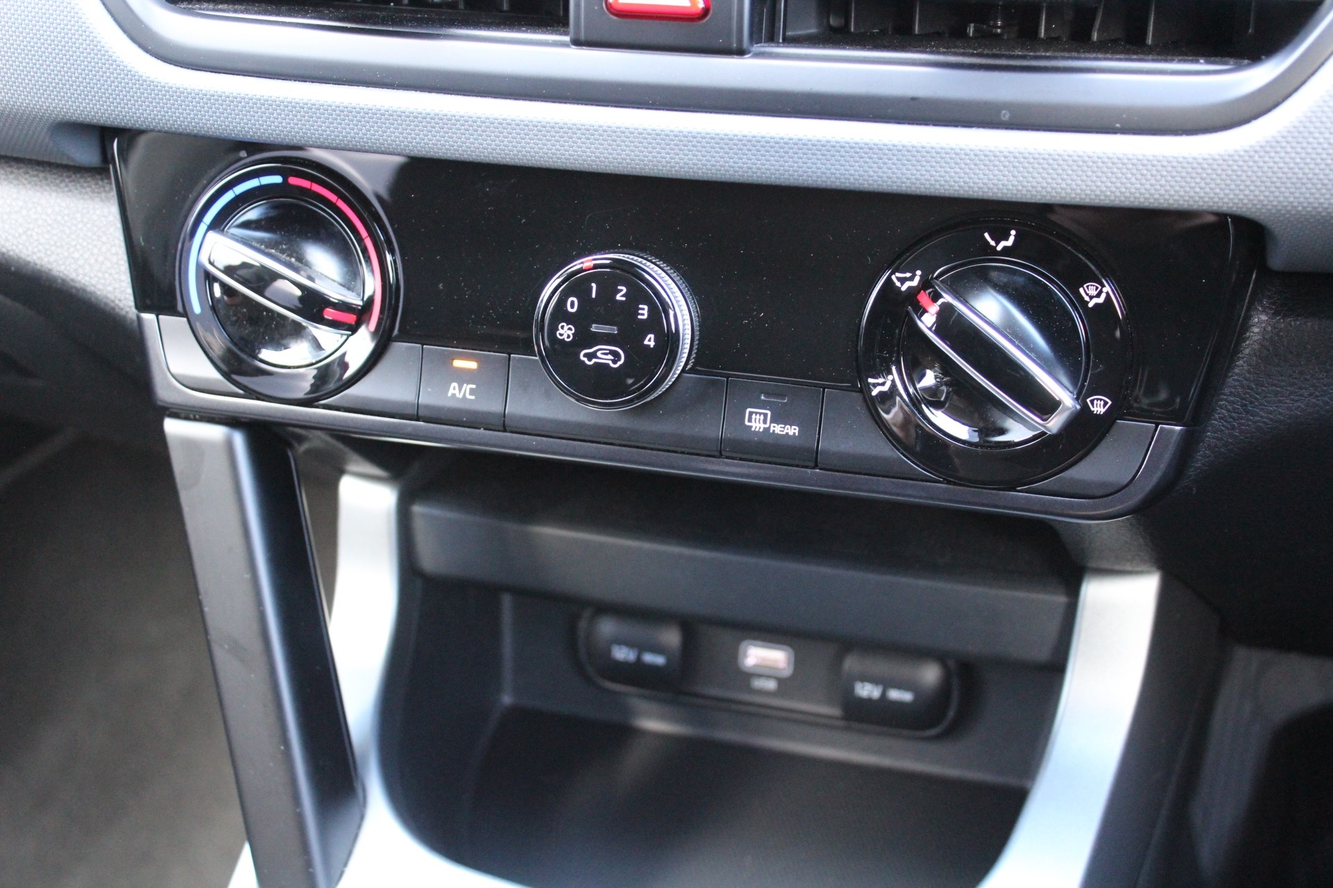 2025 Kia Seltos LX 2.0 Auto Carousel 15
