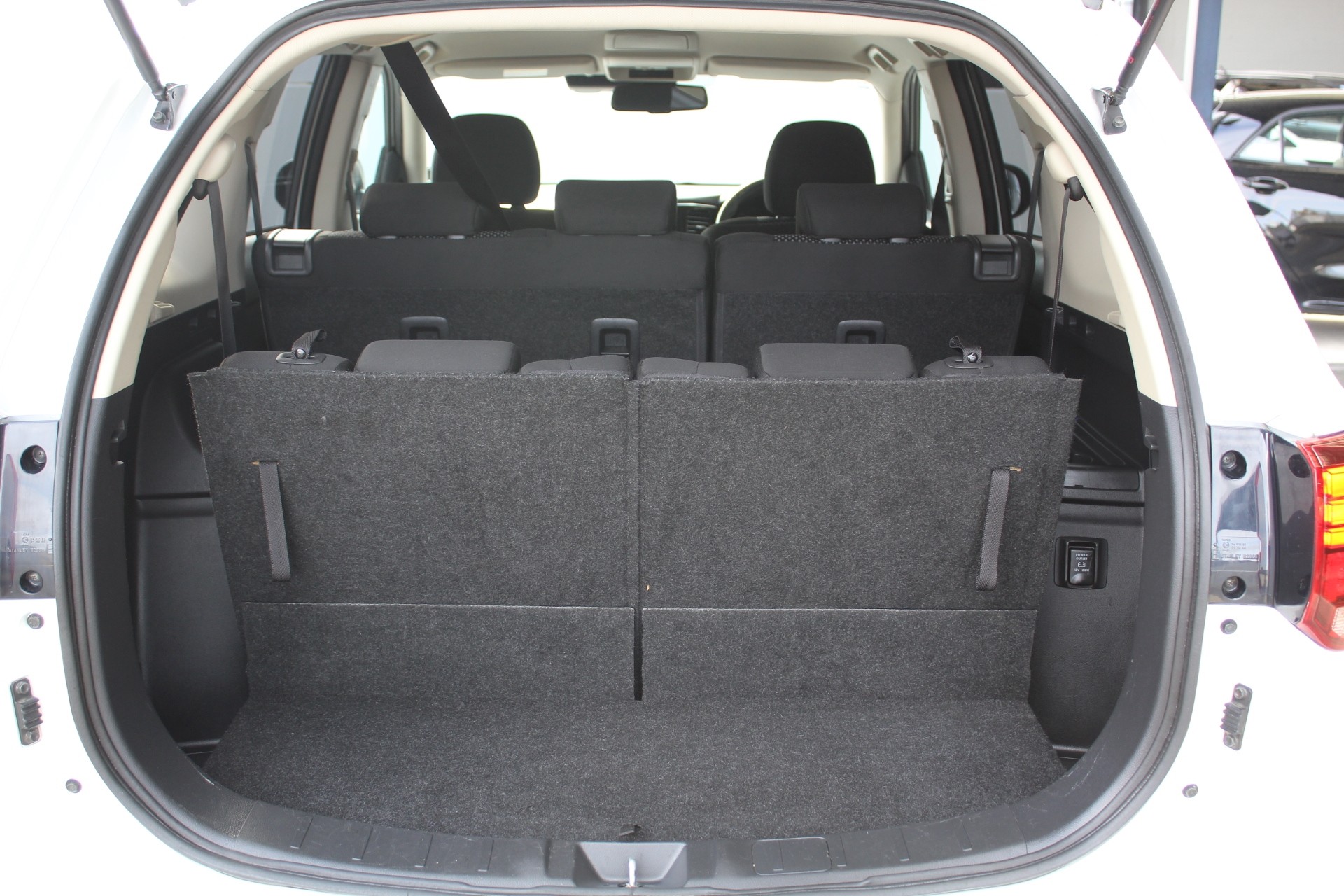 2021 Mitsubishi Outlander LS 2.4 2WD 7-SEAT Carousel 18