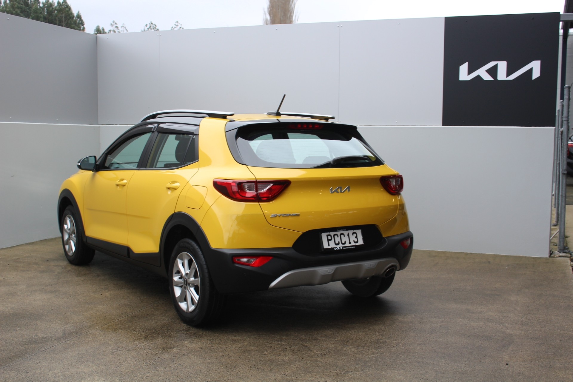 2022 Kia Stonic LX 1.4P Carousel 4