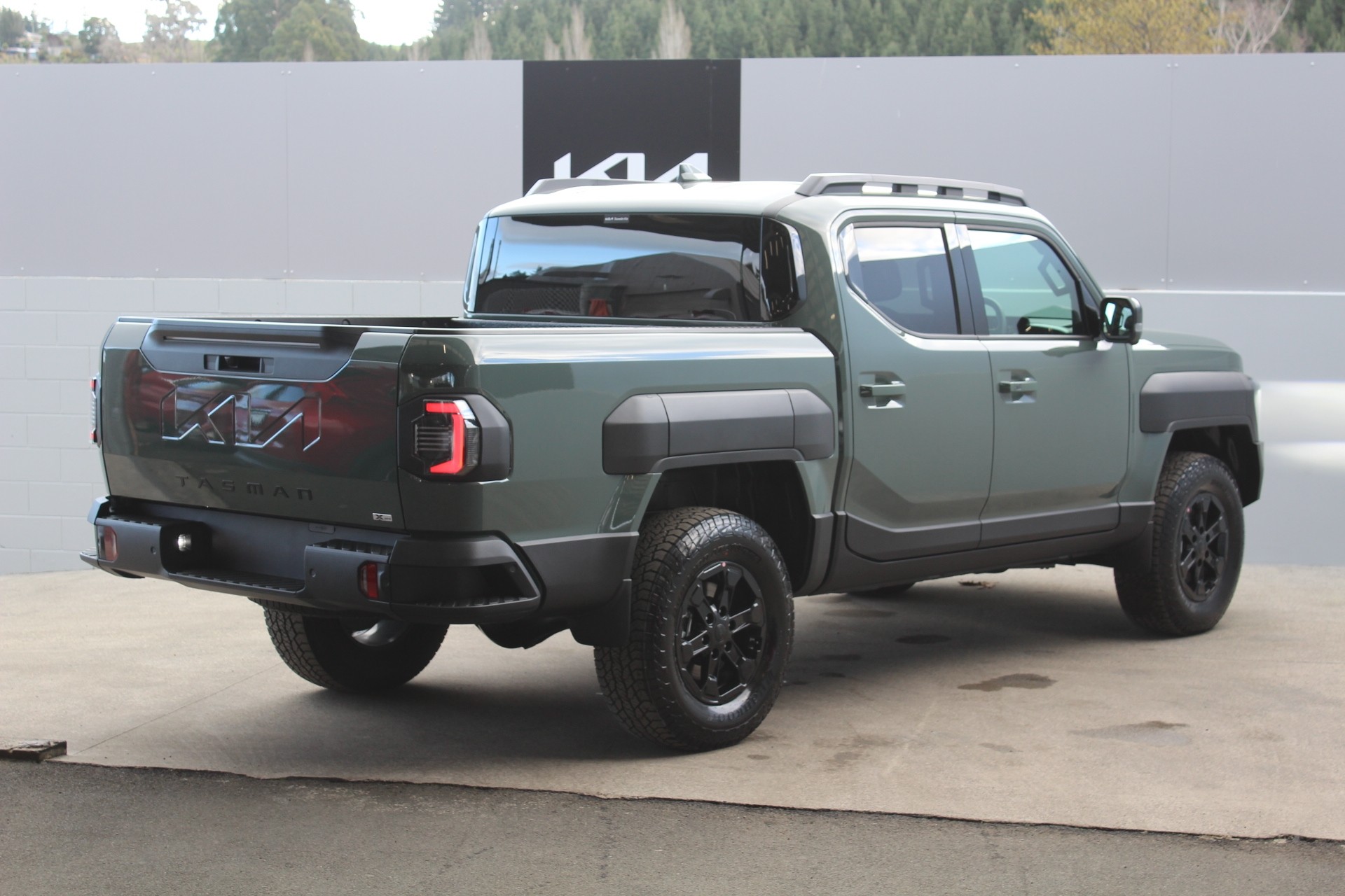 2026 Kia Tasman X-Pro 2.2 Diesel 4WD Dual Cab Wellside Carousel 2