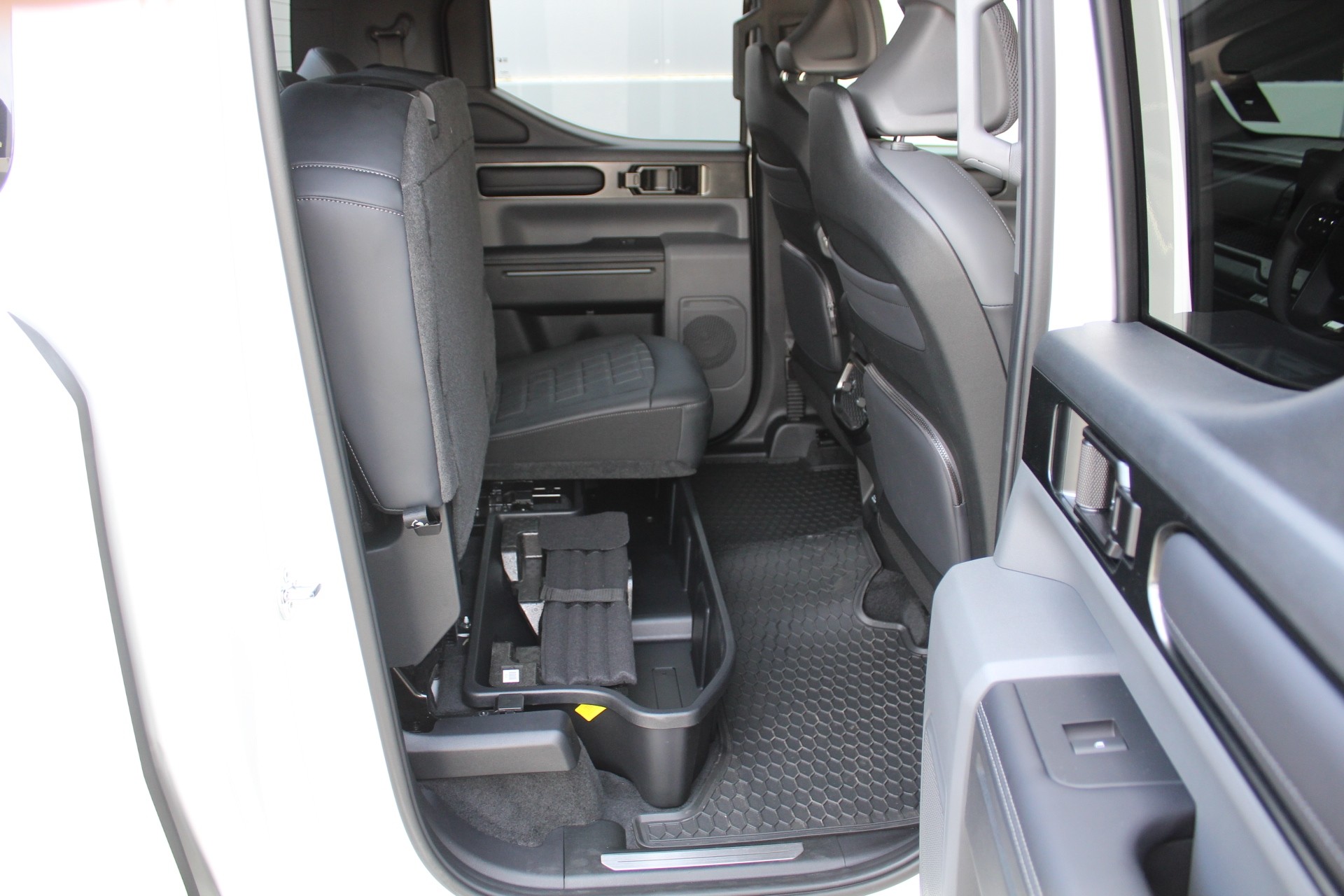 2026 Kia Tasman X-Line 2.2L Turbo Diesel Auto 4WD Carousel 19