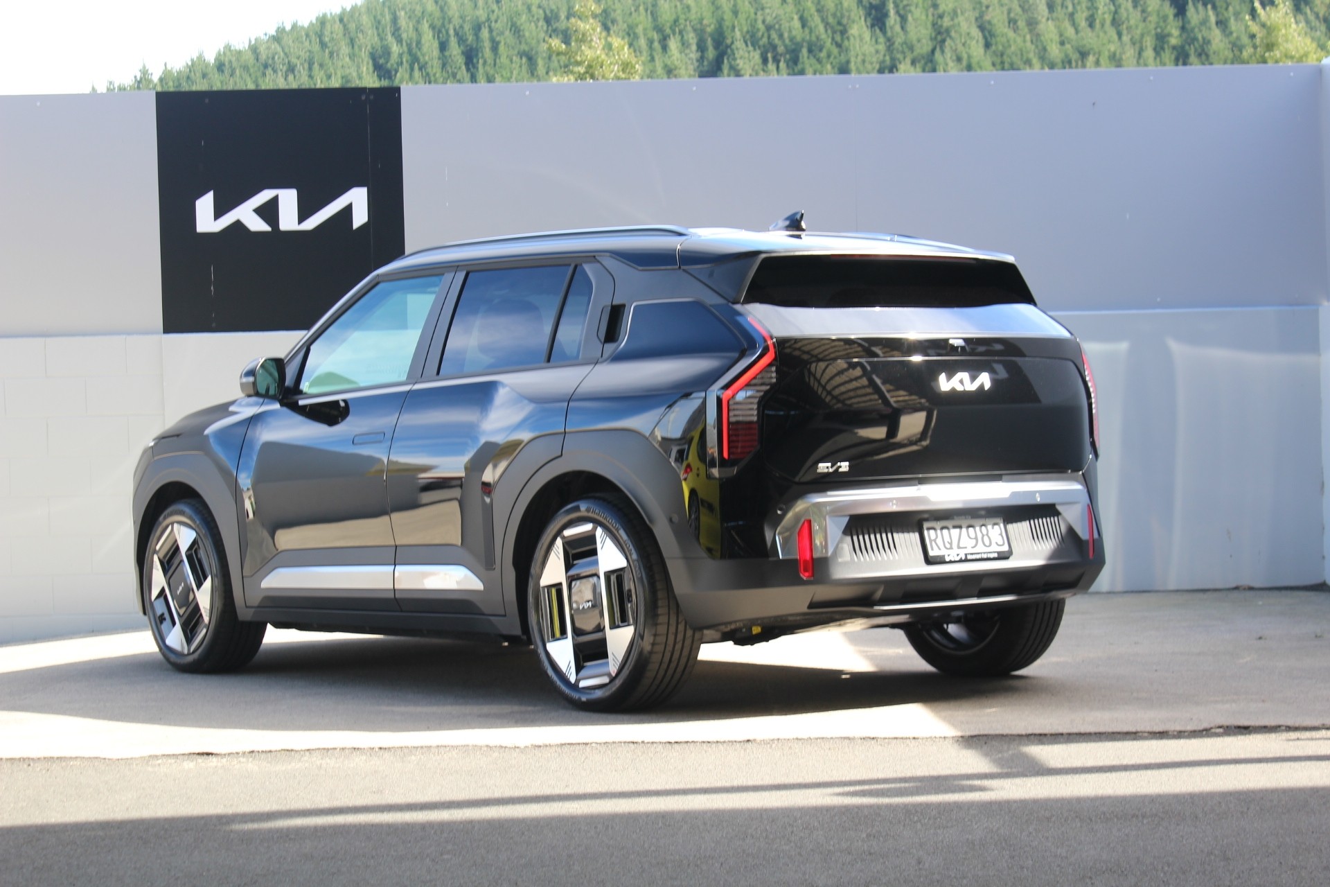 2026 Kia EV3 Earth 2WD LR Carousel 3