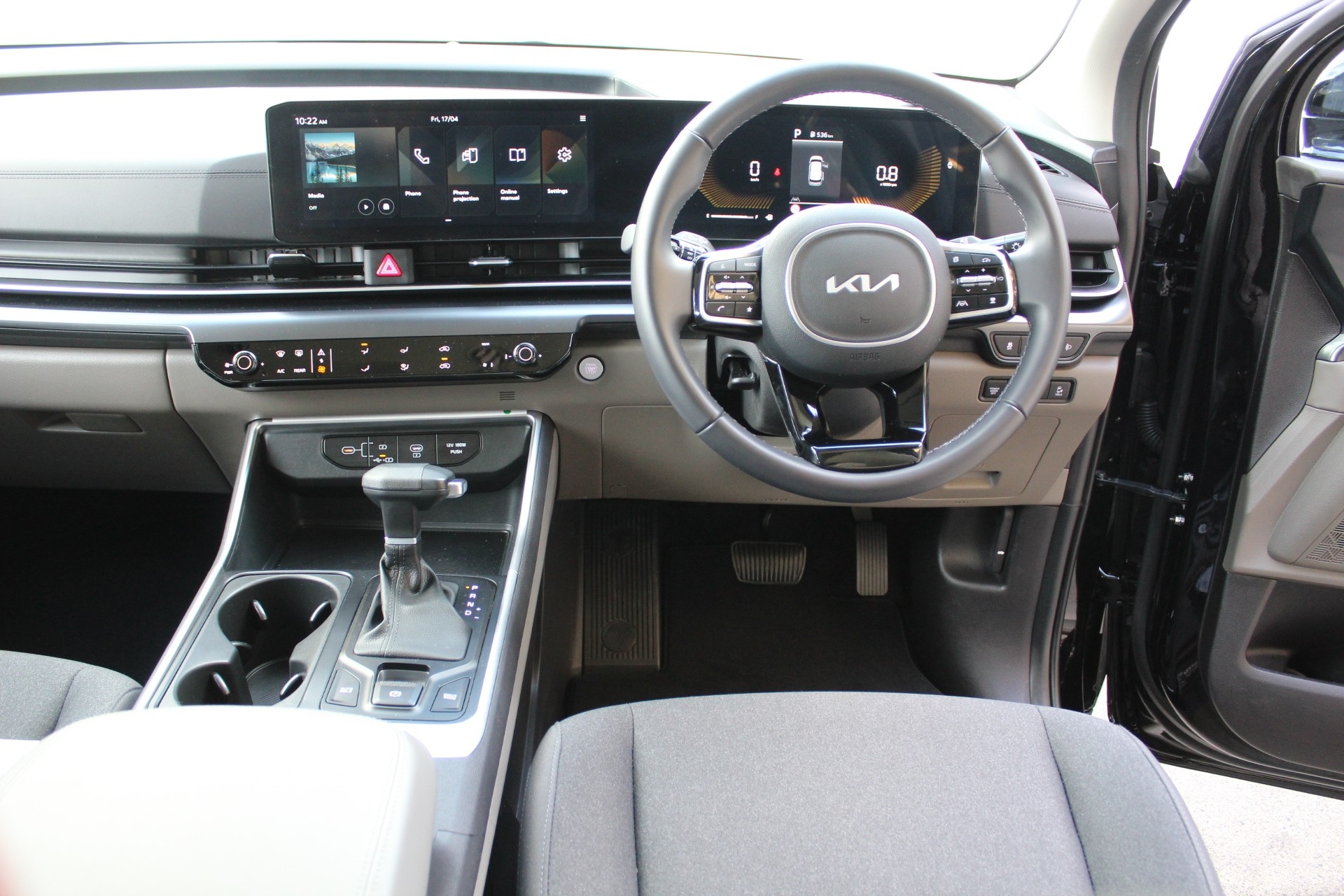2025 Kia Carnival EX 2.2L Turbo Diesel 8 Speed Auto Carousel 12