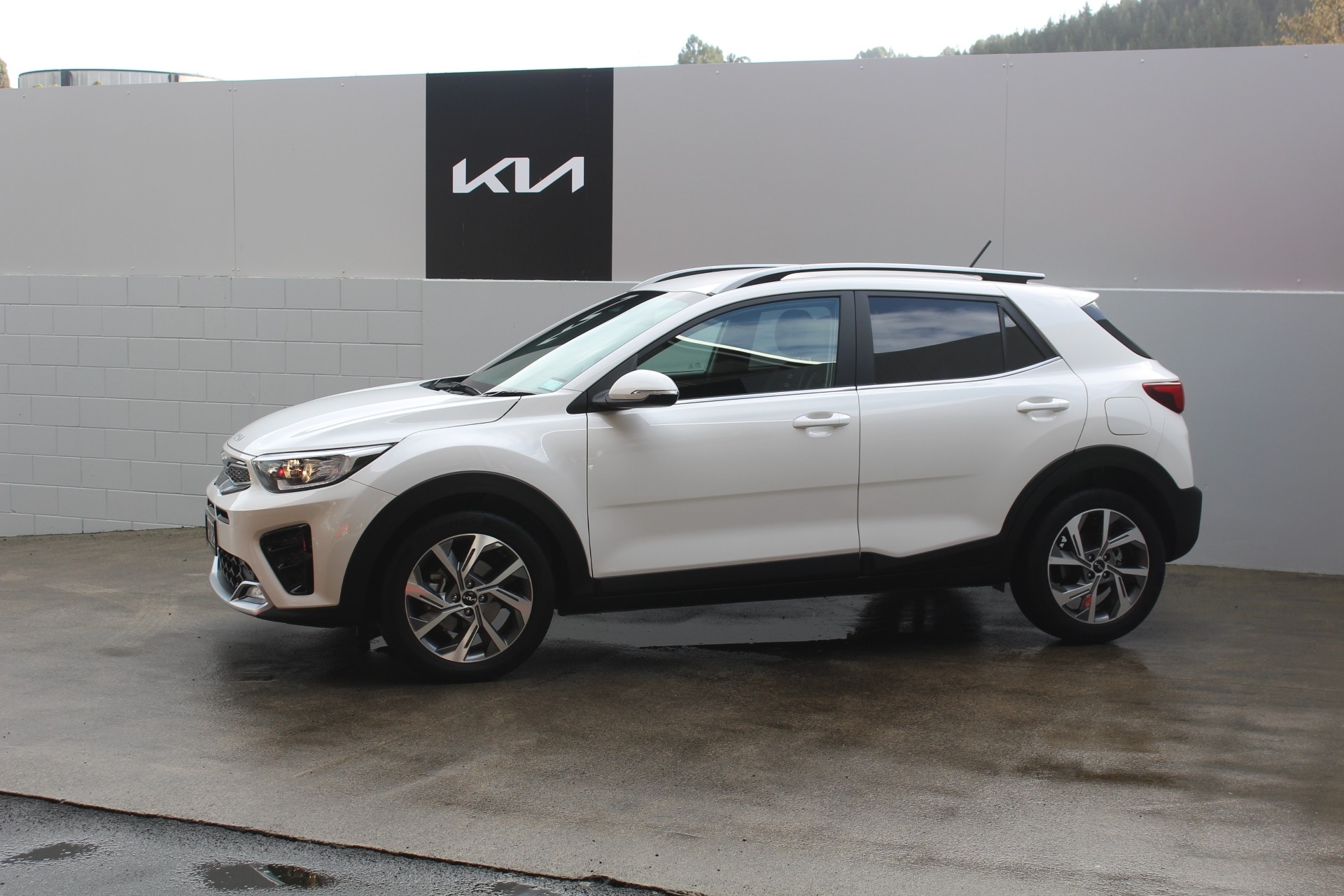 2025 Kia Stonic LX-T Petrol Turbo Auto Carousel 1
