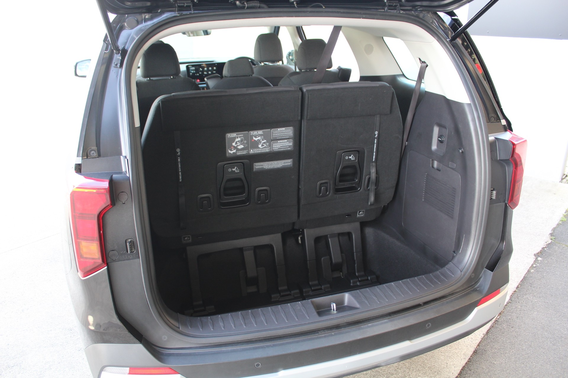 2025 Kia Carnival EX 2.2L Turbo Diesel 8 Speed Auto Carousel 8