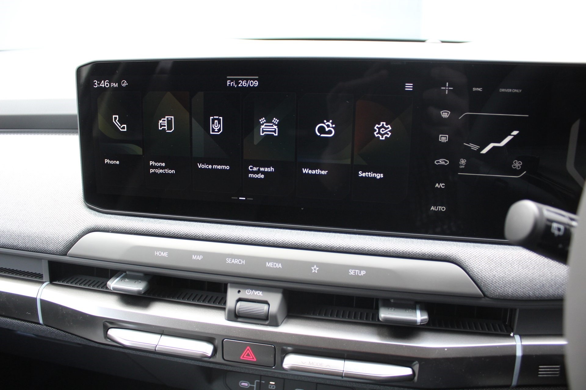 2026 Kia EV3 Earth 2WD LR Carousel 13