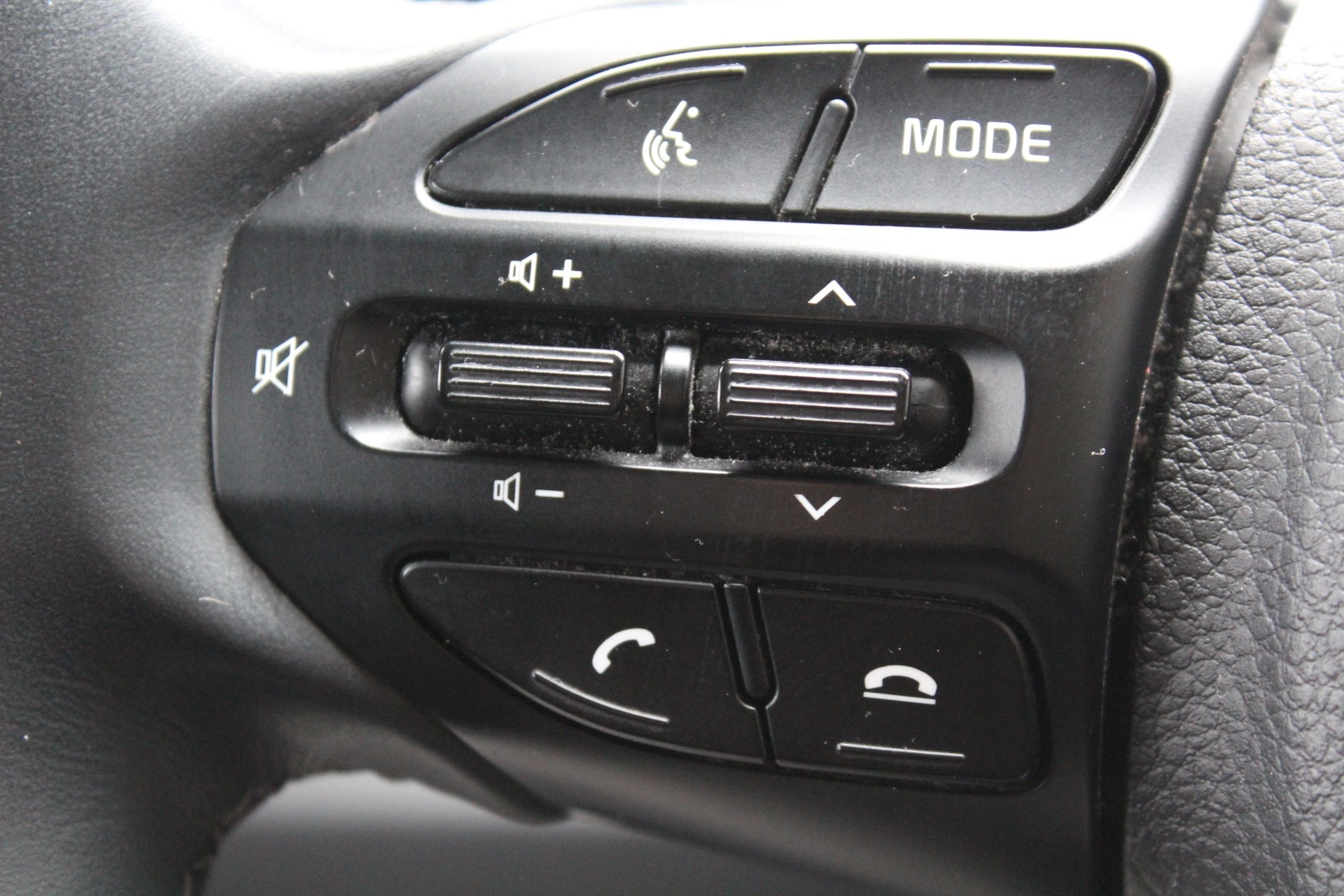 2022 Kia Stonic LX 1.4P Carousel 11