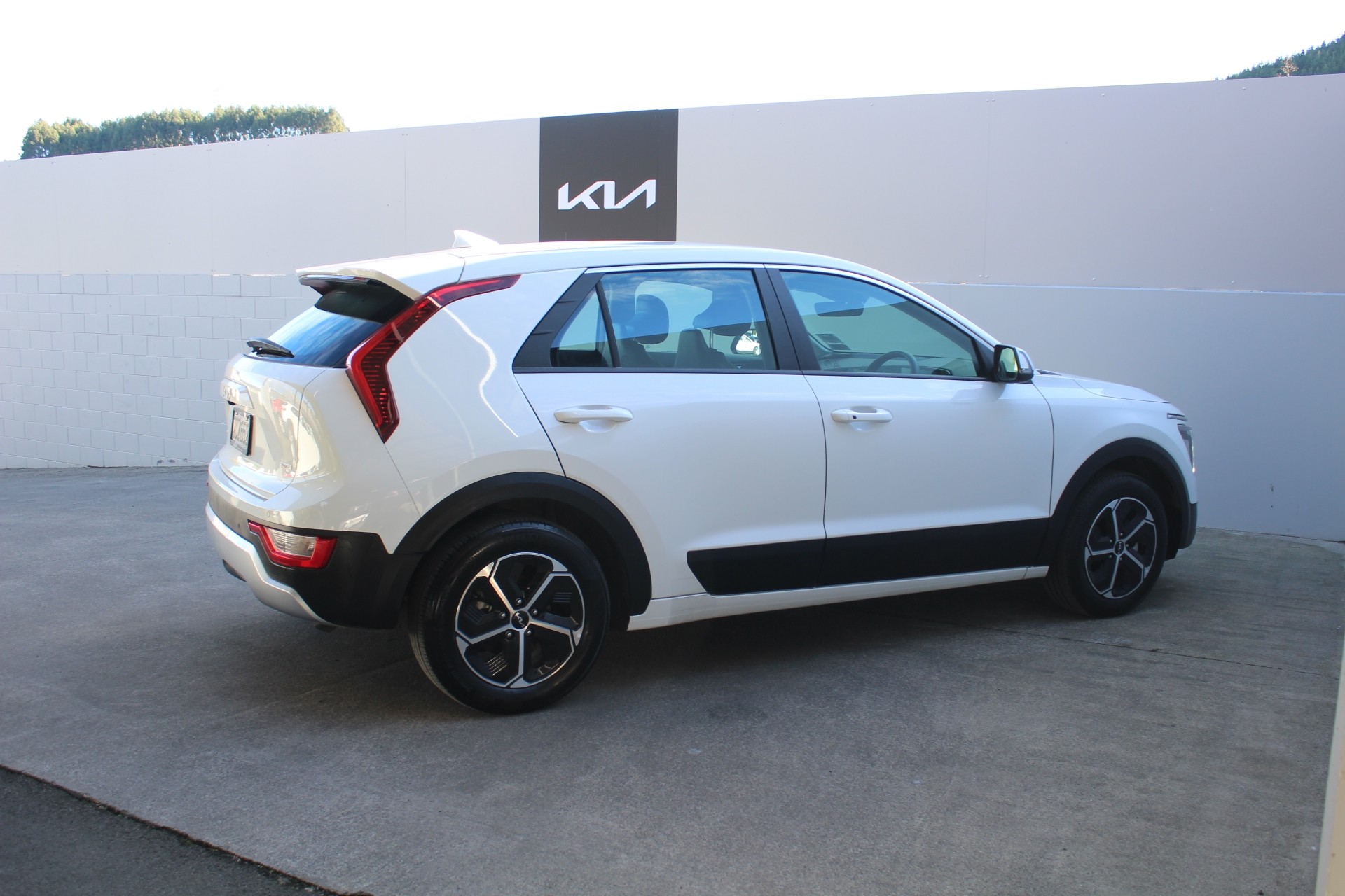2023 Kia Niro PHEV Light 1.6L Carousel 2