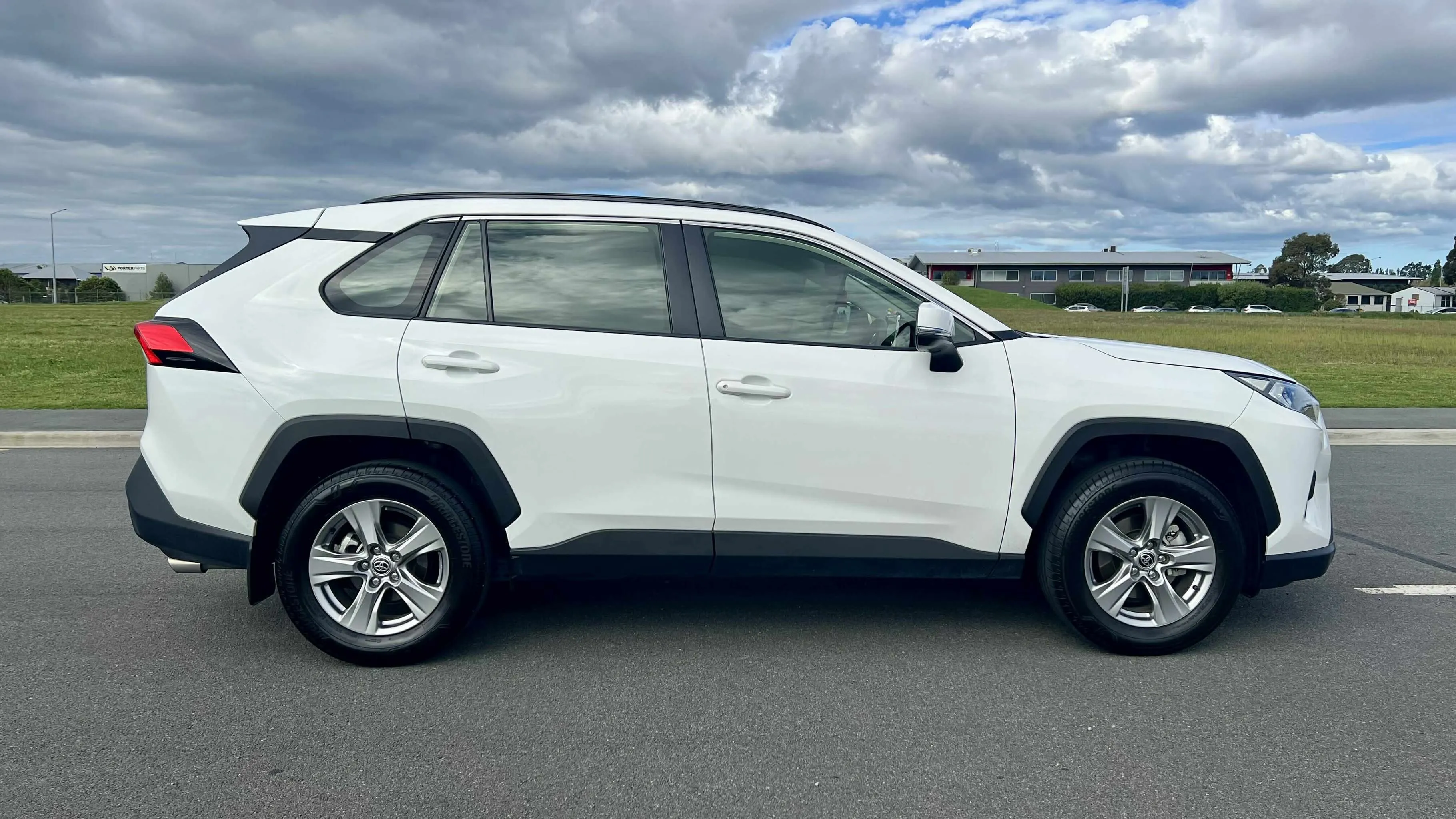 Toyota rav4 2023 Carousel 5