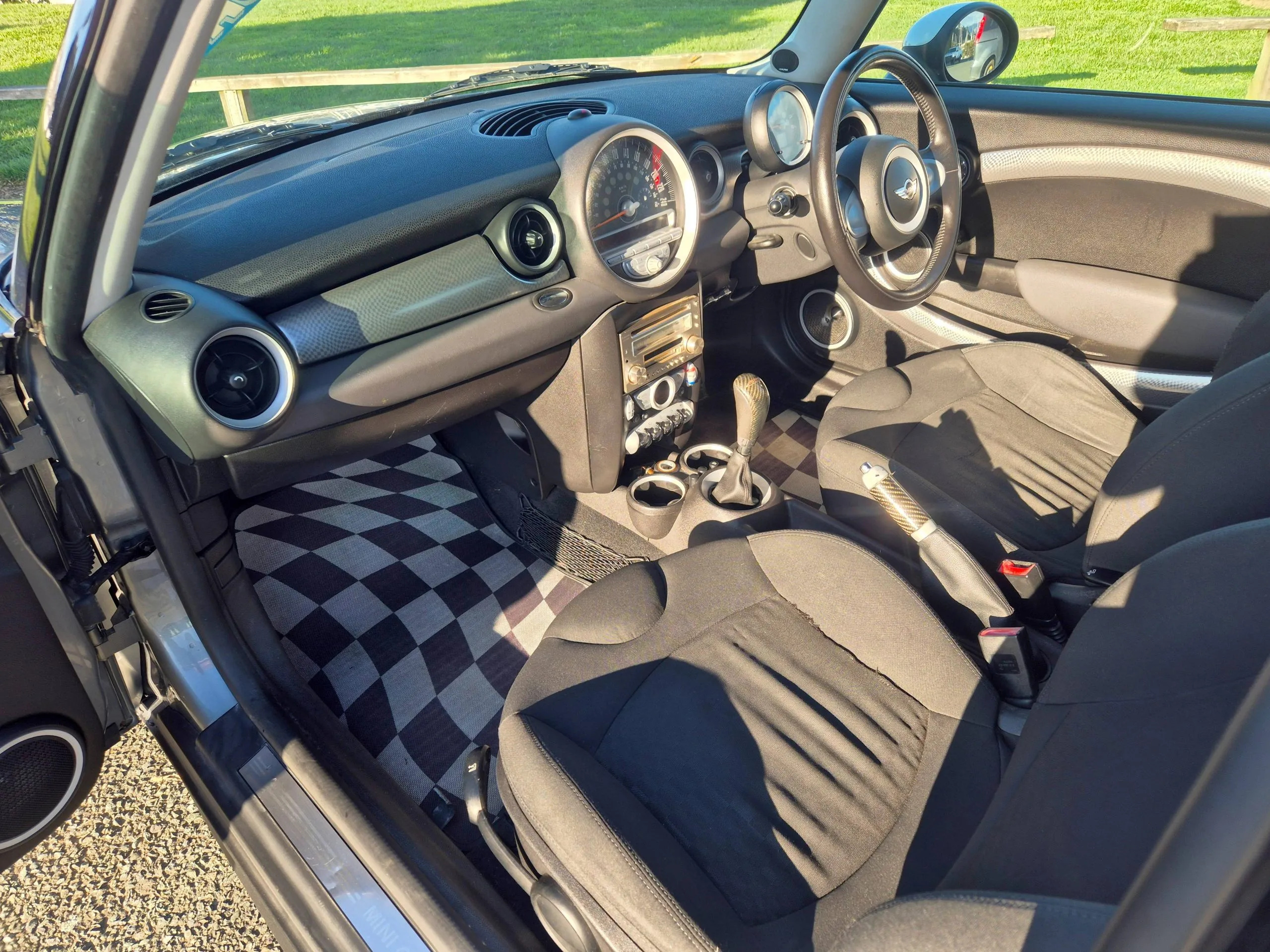 2007 Mini Cooper S 6spd Manual Carousel 1