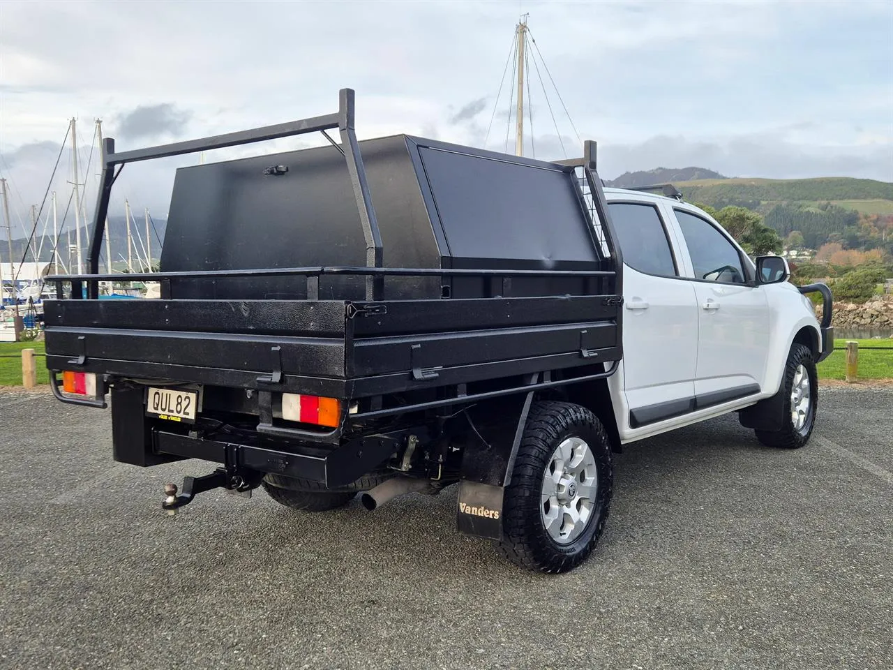 2017 Holden Colorado 4x4 Flatdeck Carousel 3