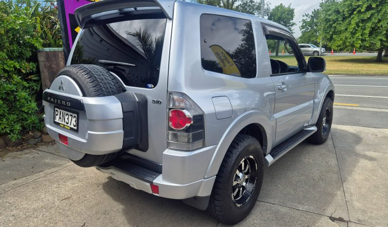 2013 Mitsubishi Pajero 3.2TD 4×4 Hi/Low SWB Carousel 3