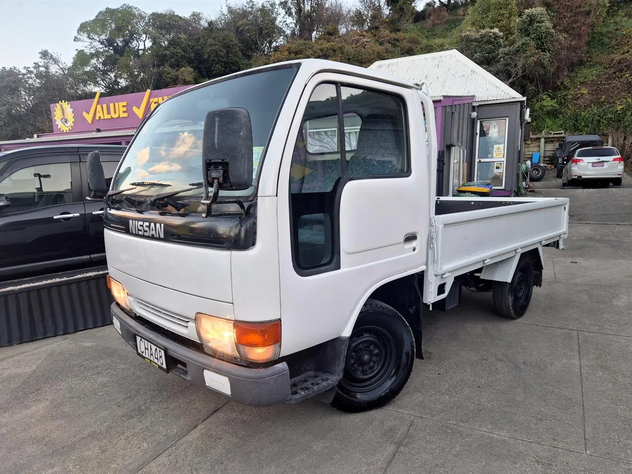 1997 Nissan Atlas 2.5D - Flatdeck - 3seater
