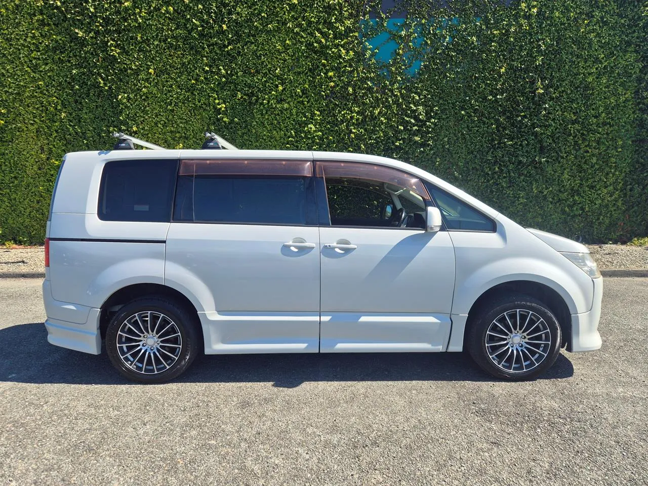 2008 Mitsubishi Delica D5 4x4 Roadest Package Carousel 8