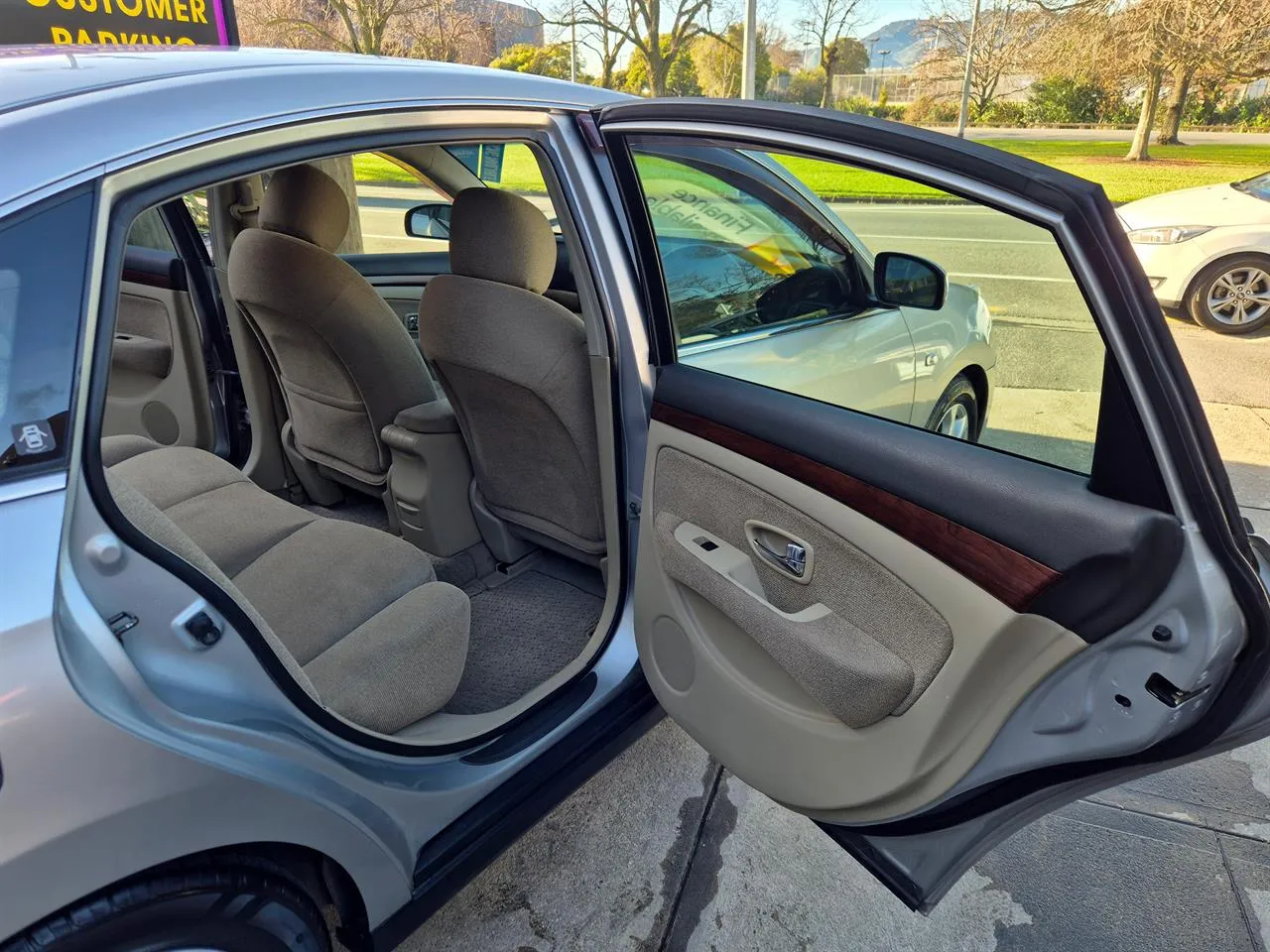 2006 Nissan Bluebird SYLPHY Carousel 3