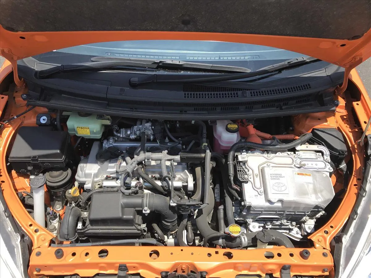 2015 Toyota AQUA S Carousel 2