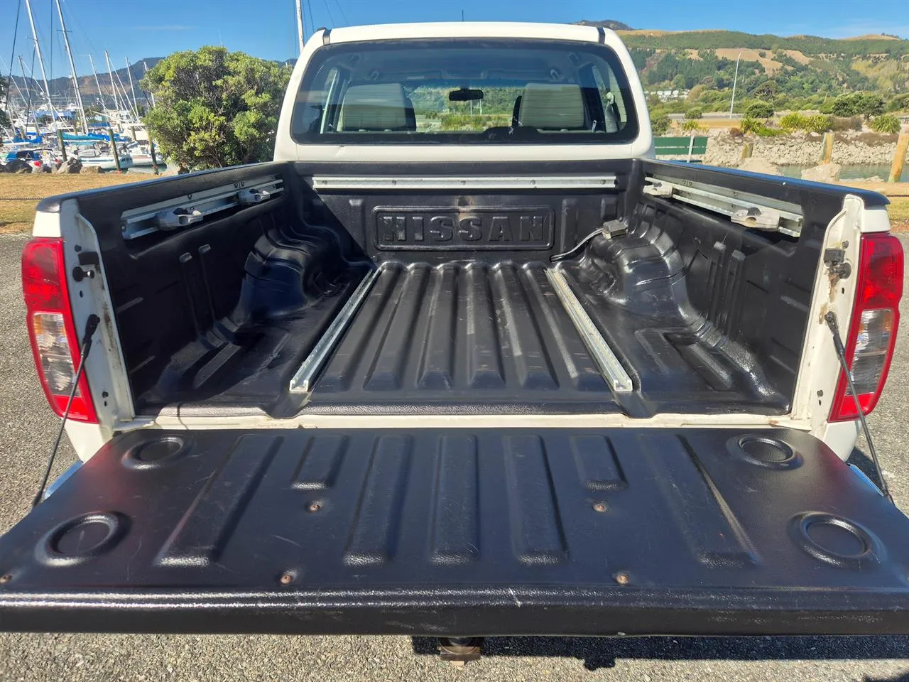 2013 Nissan Navara D/C 2.5D 4WD ST-X AT Carousel 5