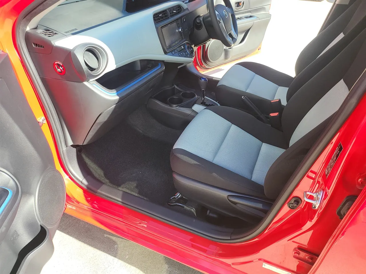 2014 Toyota AQUA DRIVE AWAY PRICE! HEATED SEATS, NEW STEREO Carousel 7
