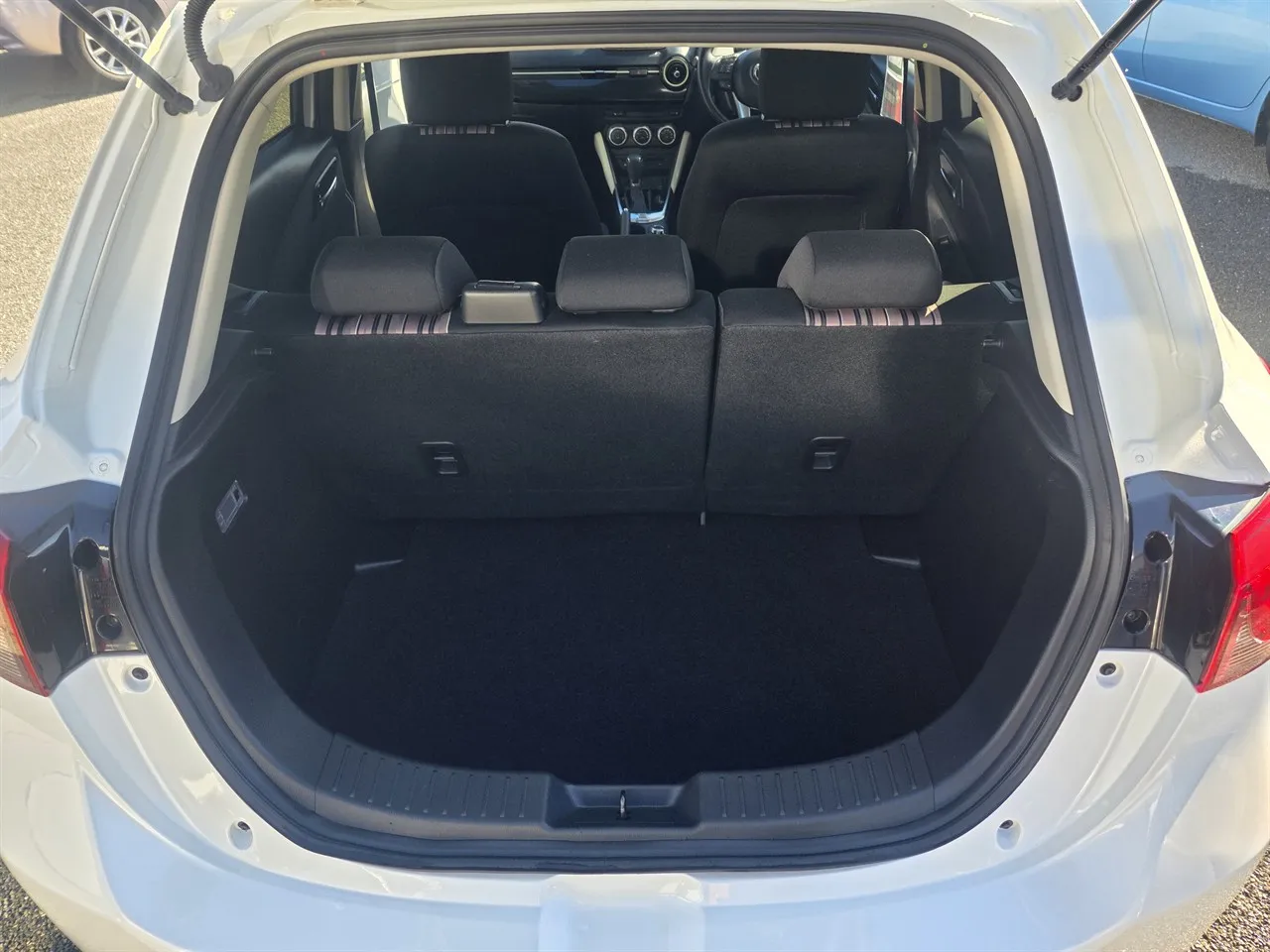2015 Mazda DEMIO 13S URBAN Carousel 5