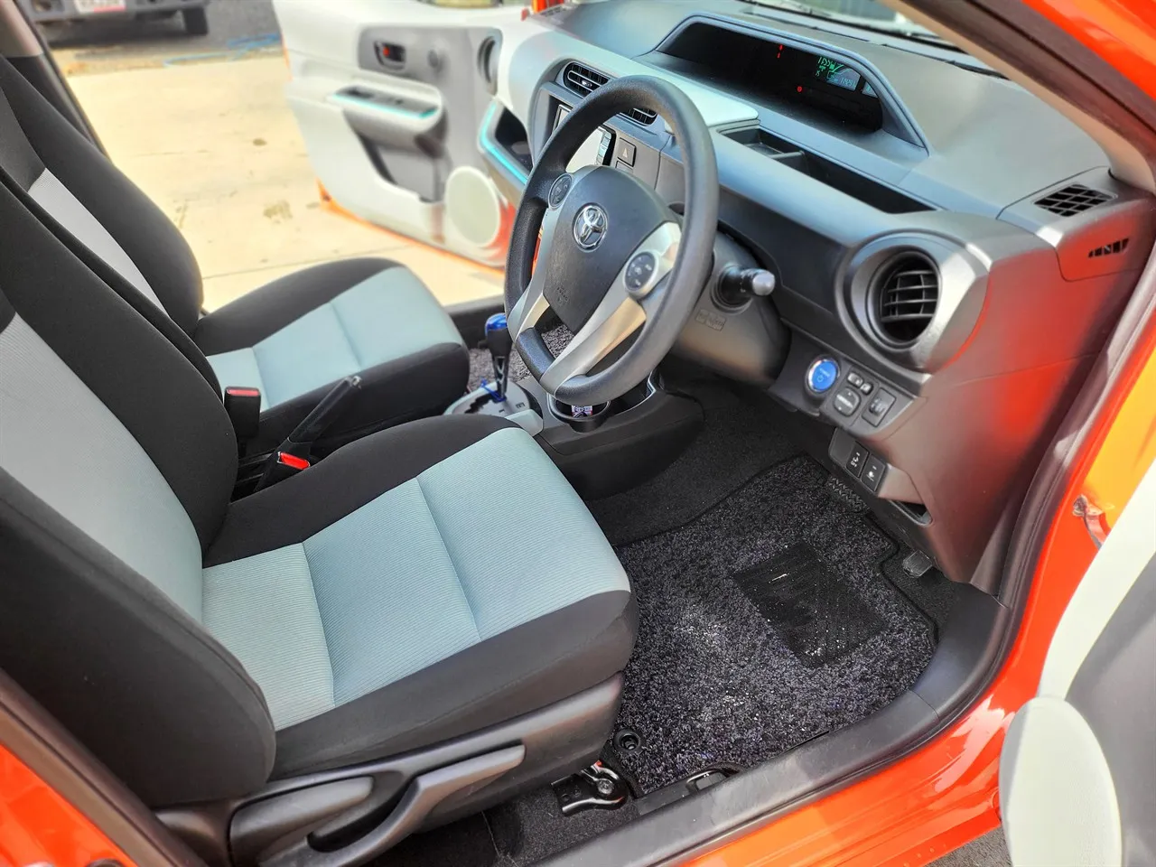 2013 Toyota AQUA HYBRID S IN ORANGE Carousel 9