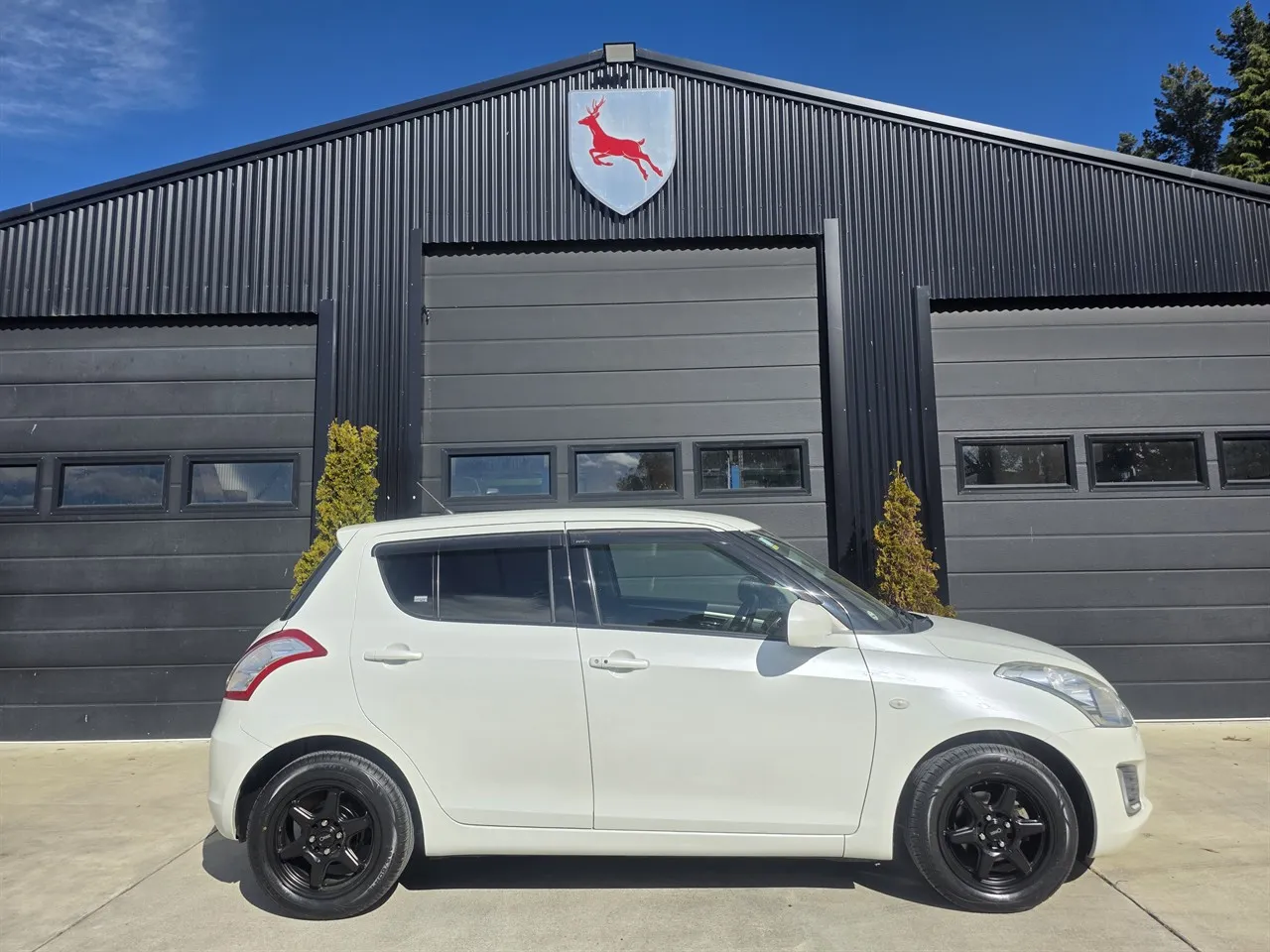 2016 Suzuki SWIFT XG WITH WHEEL UPGRADE! Carousel 8