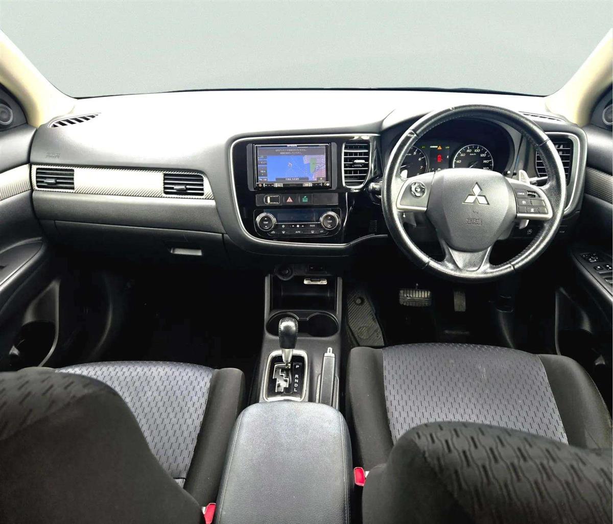 2012 Mitsubishi Outlander 24G 4wd 7-Seater !! Radar Cruise Carousel 6
