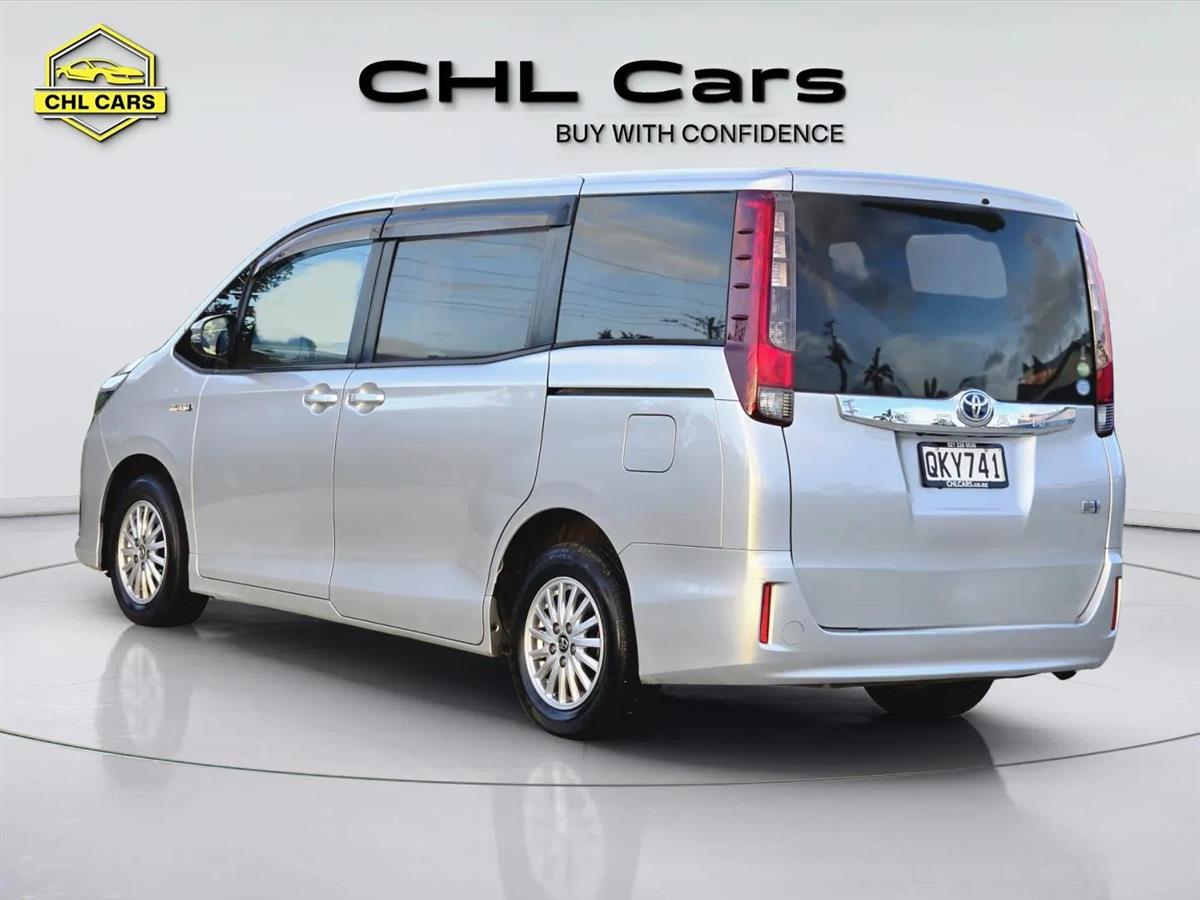 2014 Toyota Noah HYBRID G -7 seater !! DUAL POWER DOORS Carousel 2
